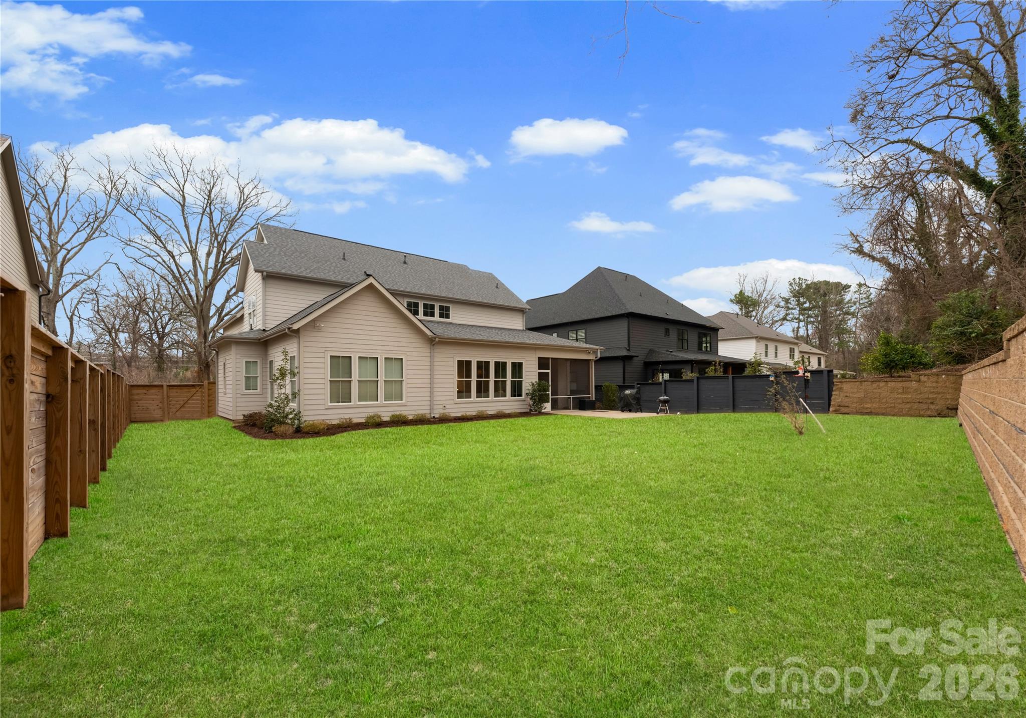 1527 St George Street — Charlotte
