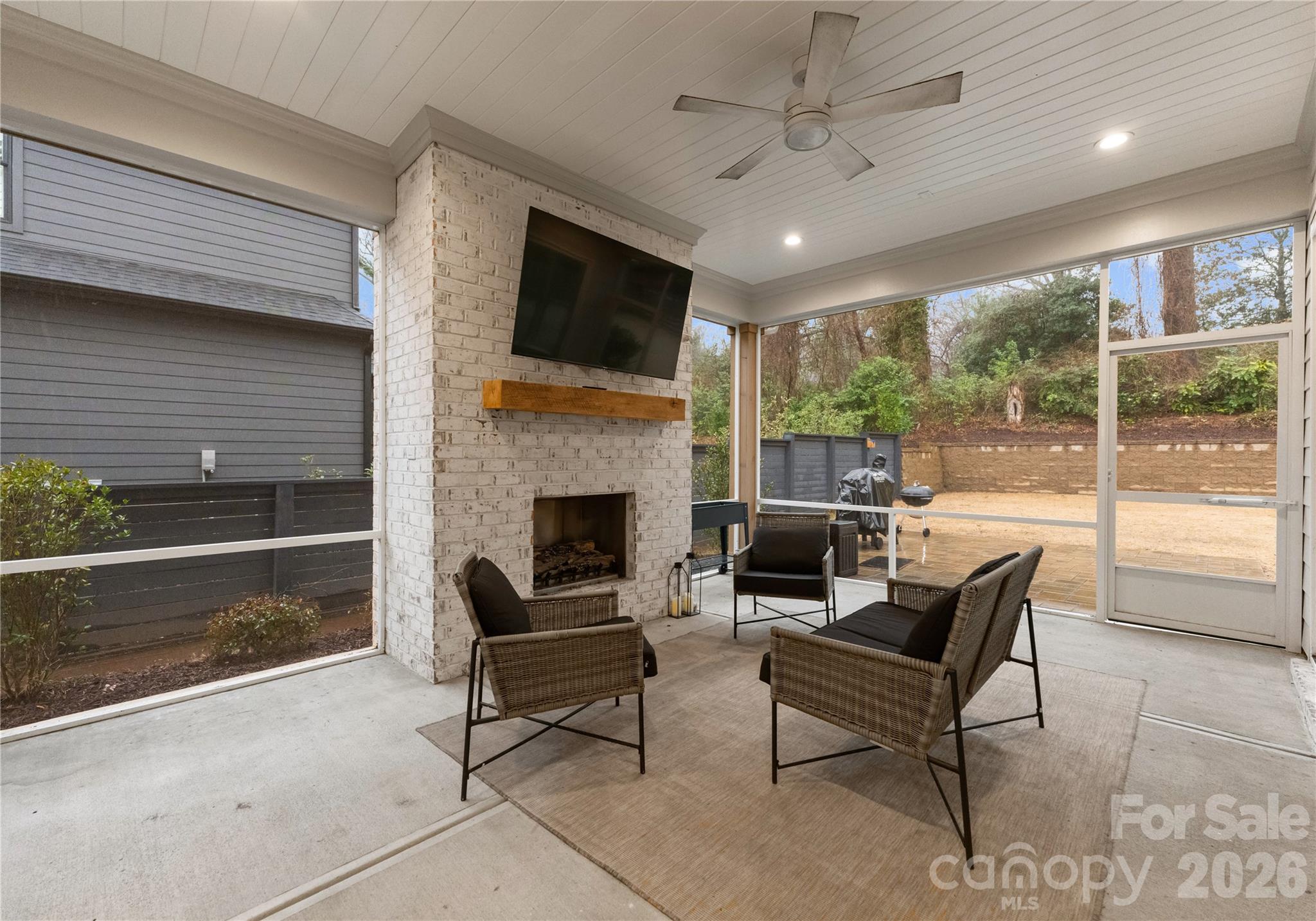 1527 St George Street — Charlotte