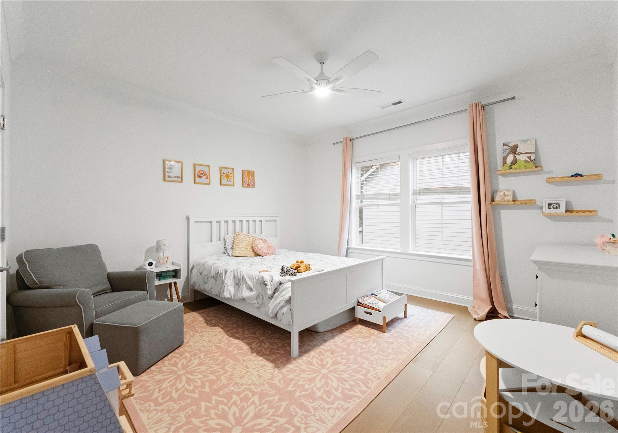 1527 St George Street — Charlotte