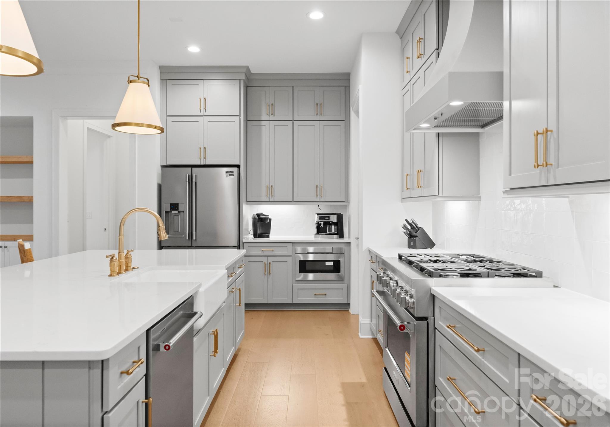 1527 St George Street — Charlotte