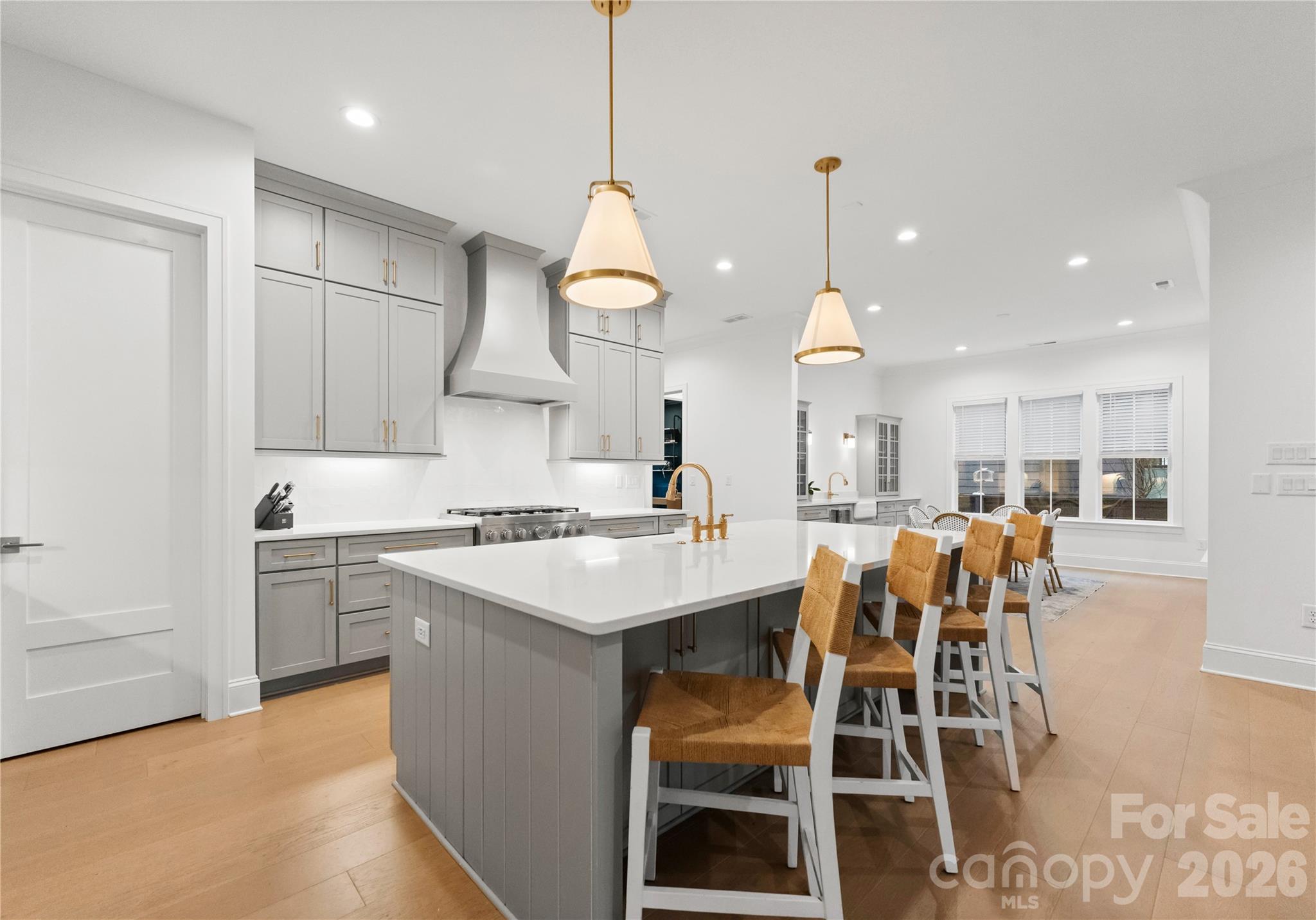 1527 St George Street — Charlotte