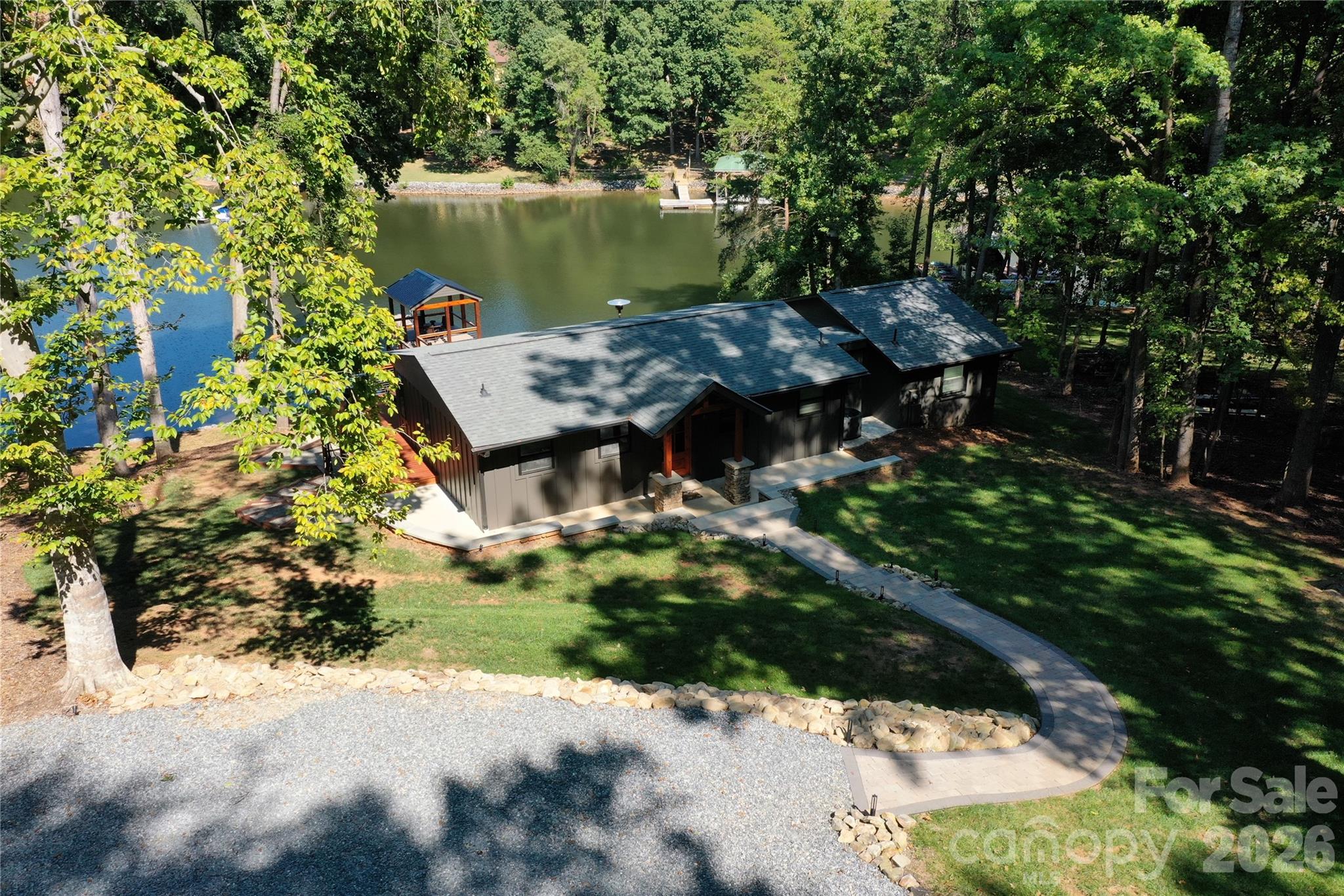 128 Wickford Lane — Mooresville