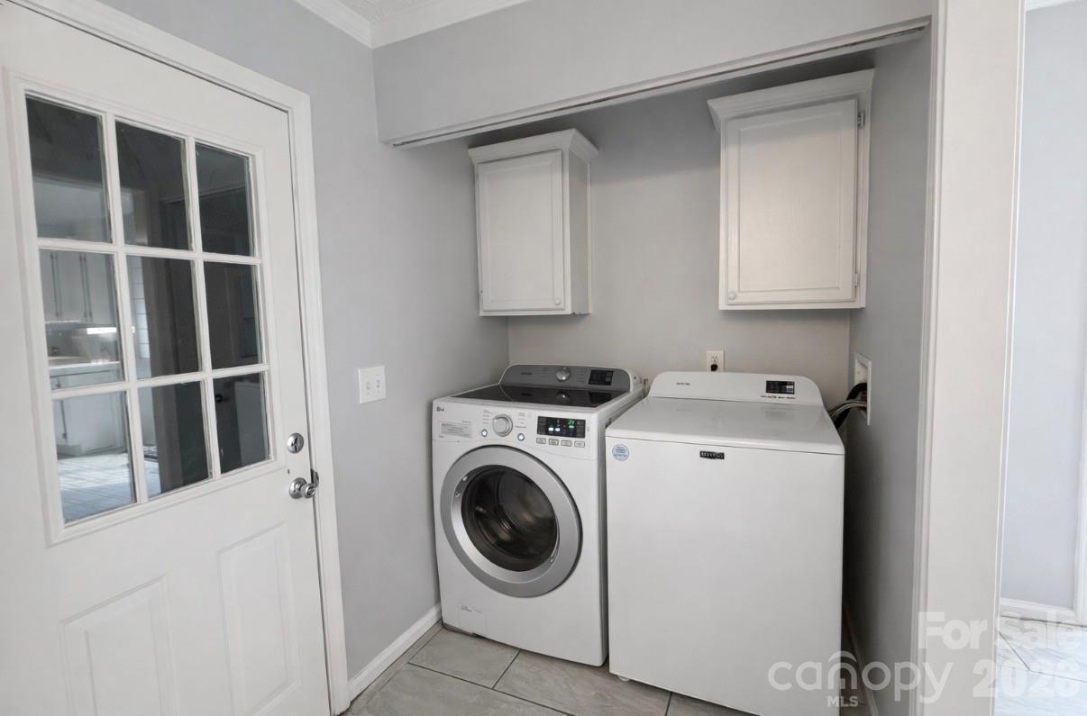 805 Edgewater Drive — Belmont