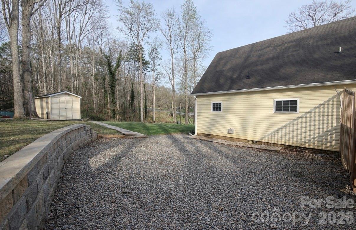 805 Edgewater Drive — Belmont