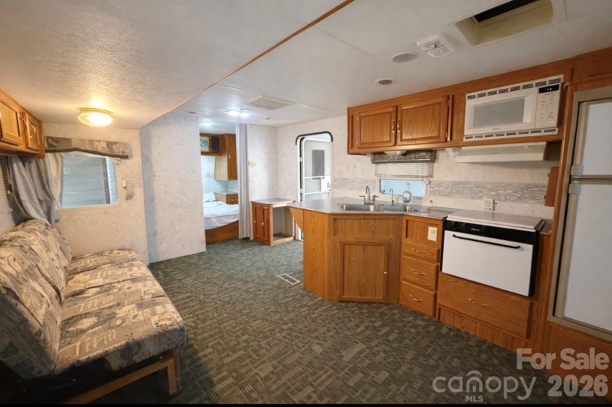 805 Edgewater Drive — Belmont