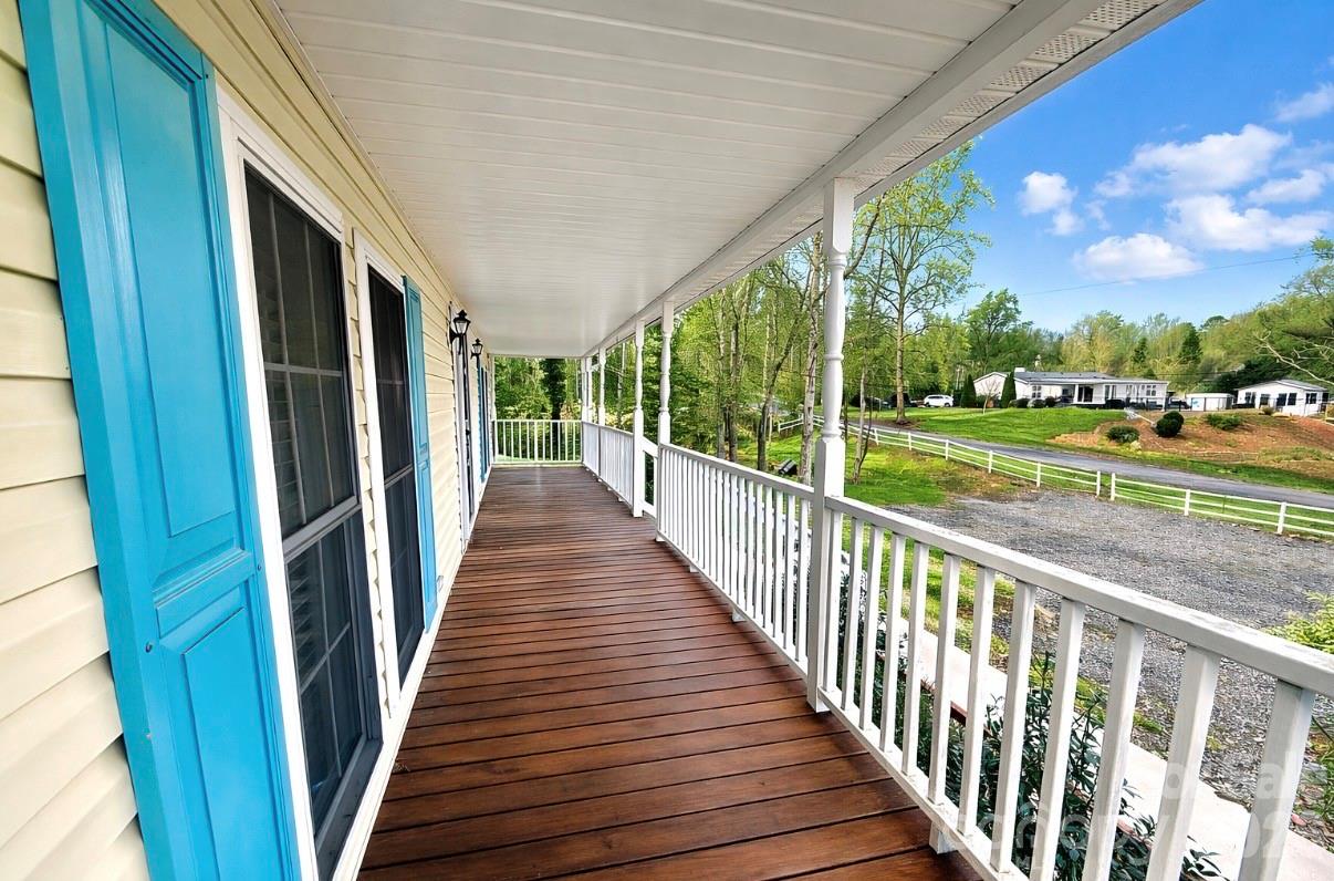 805 Edgewater Drive — Belmont