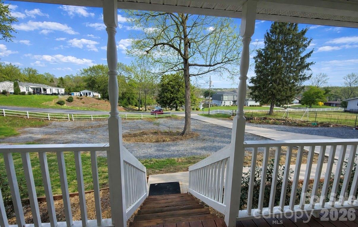 805 Edgewater Drive — Belmont