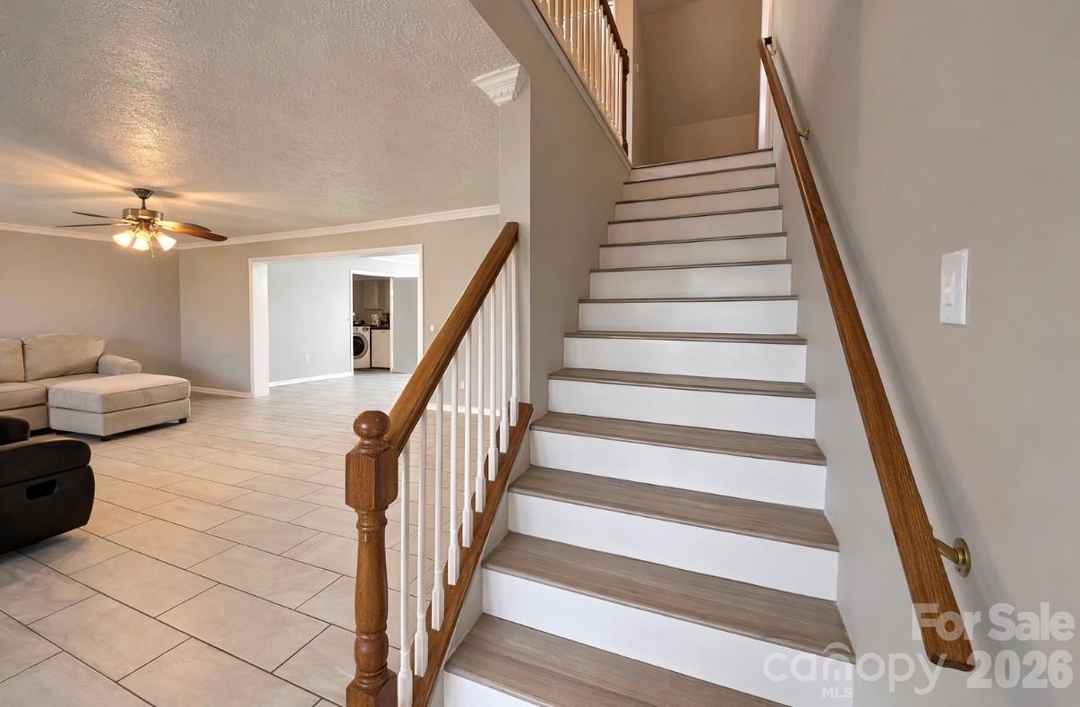 805 Edgewater Drive — Belmont