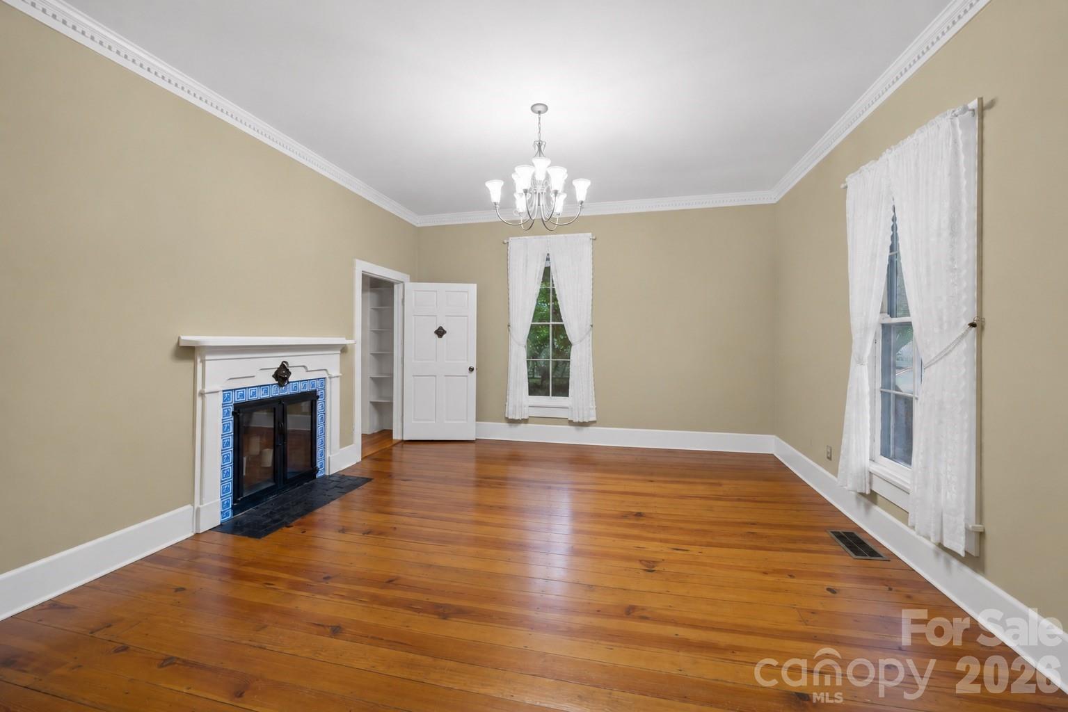 229 N Race Street — Statesville