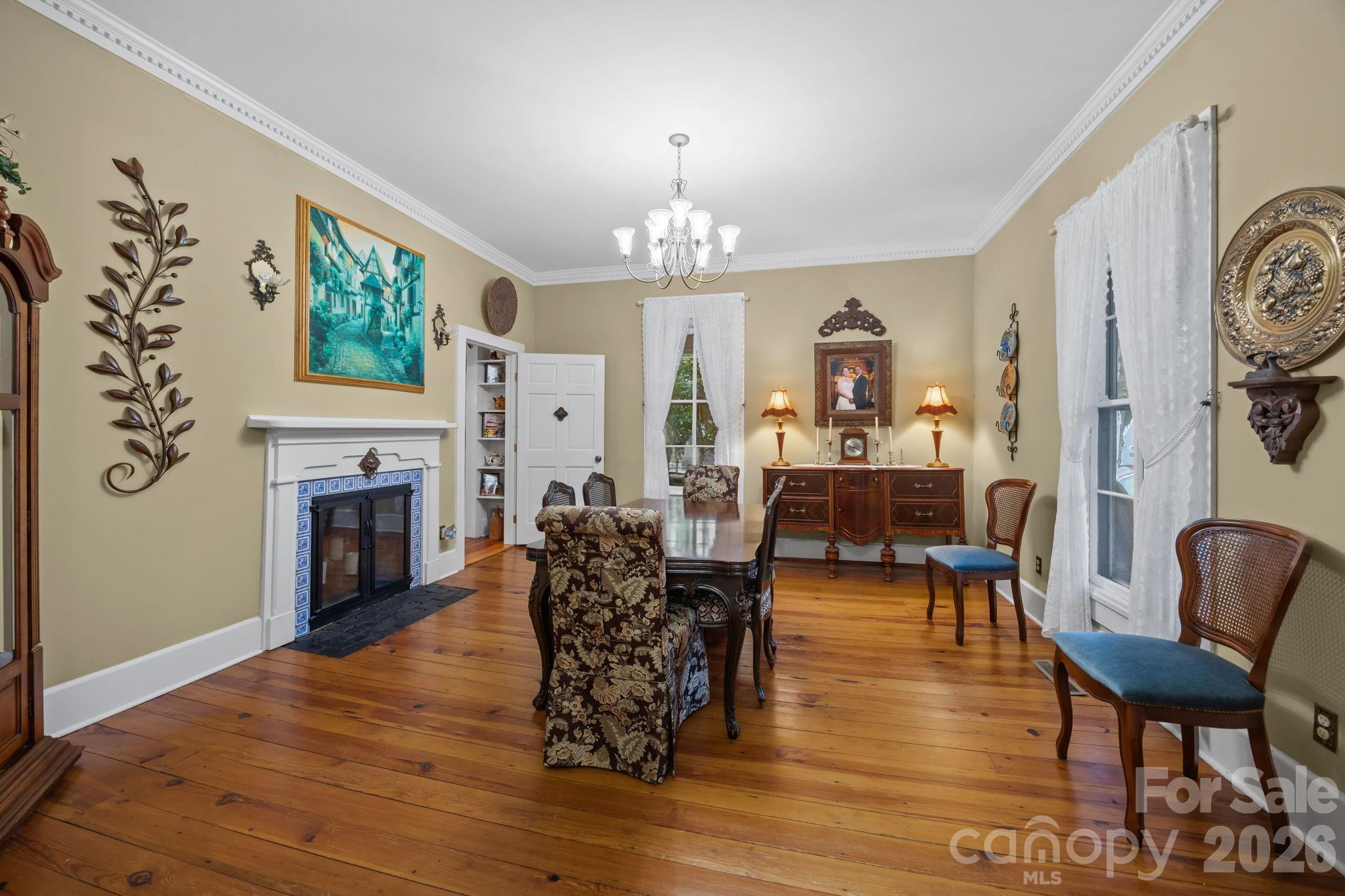 229 N Race Street — Statesville