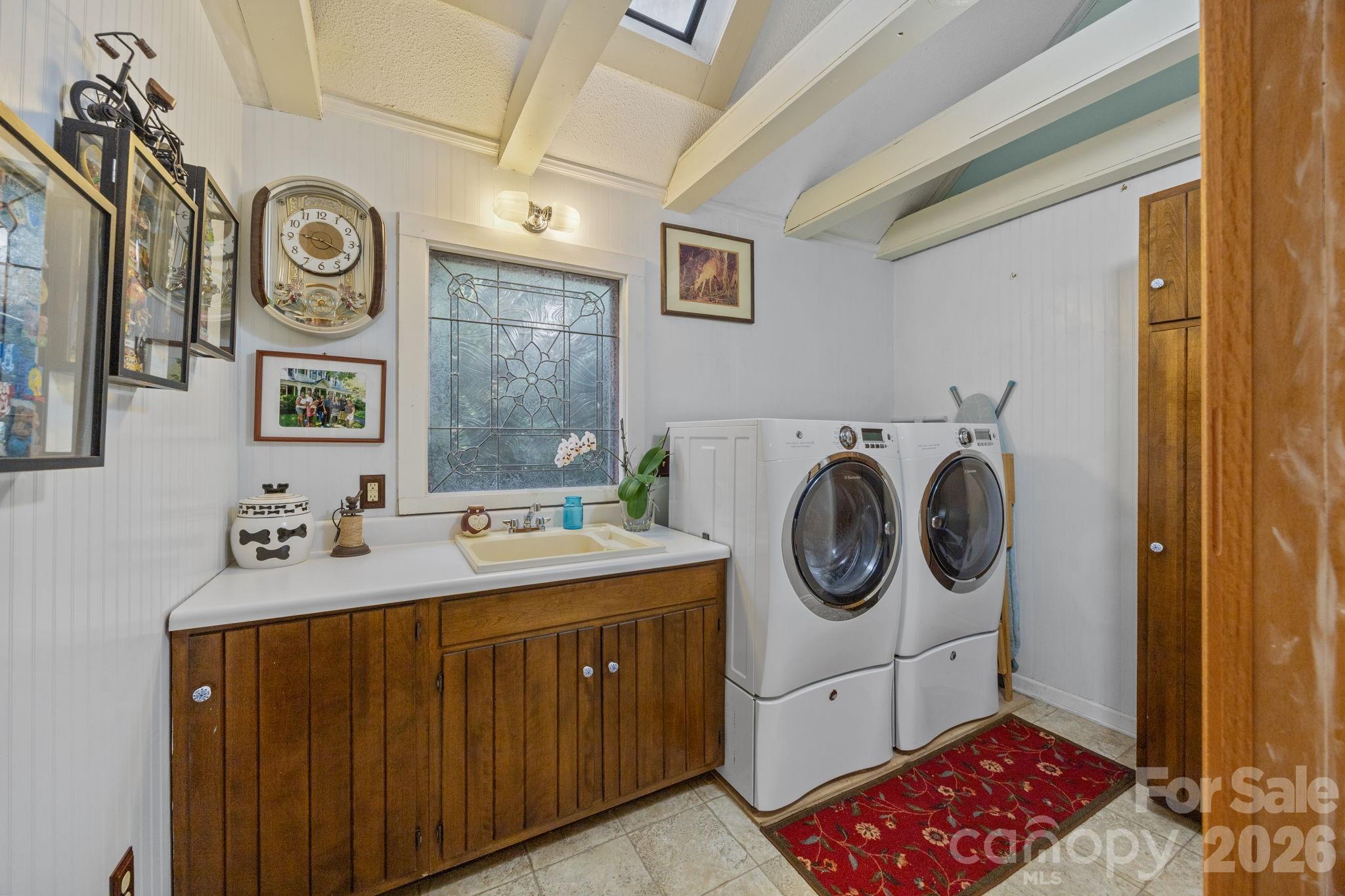 229 N Race Street — Statesville