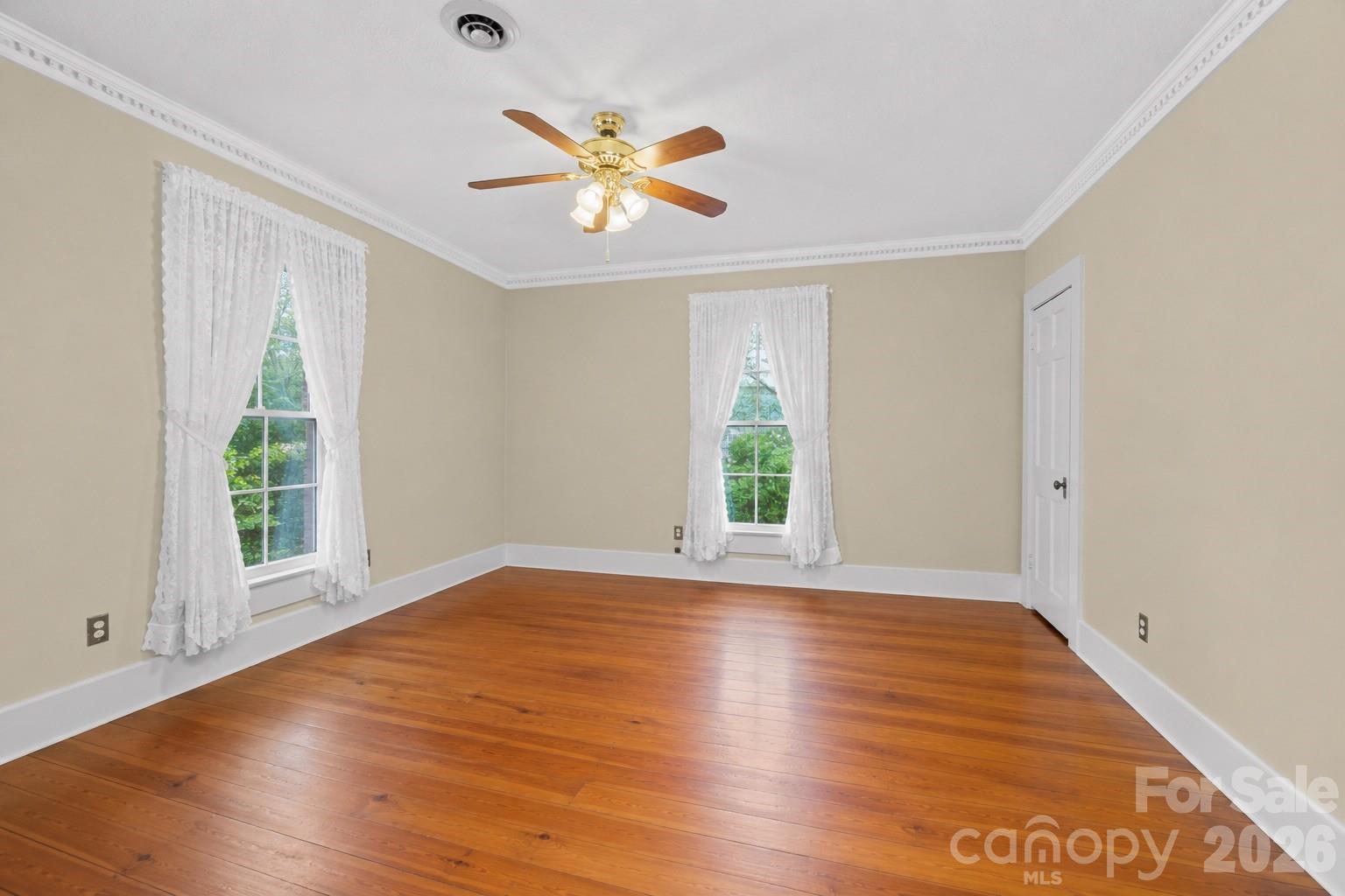 229 N Race Street — Statesville