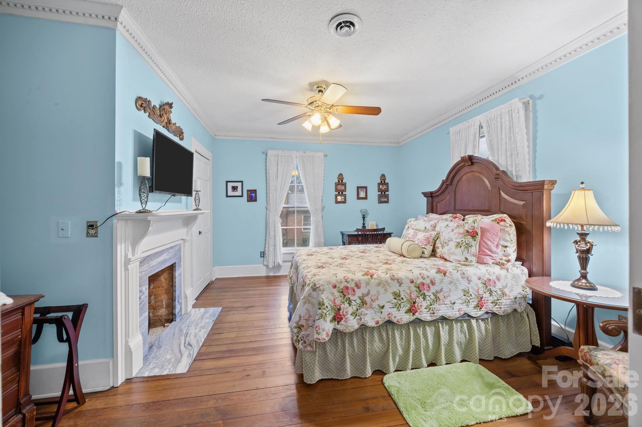 229 N Race Street — Statesville