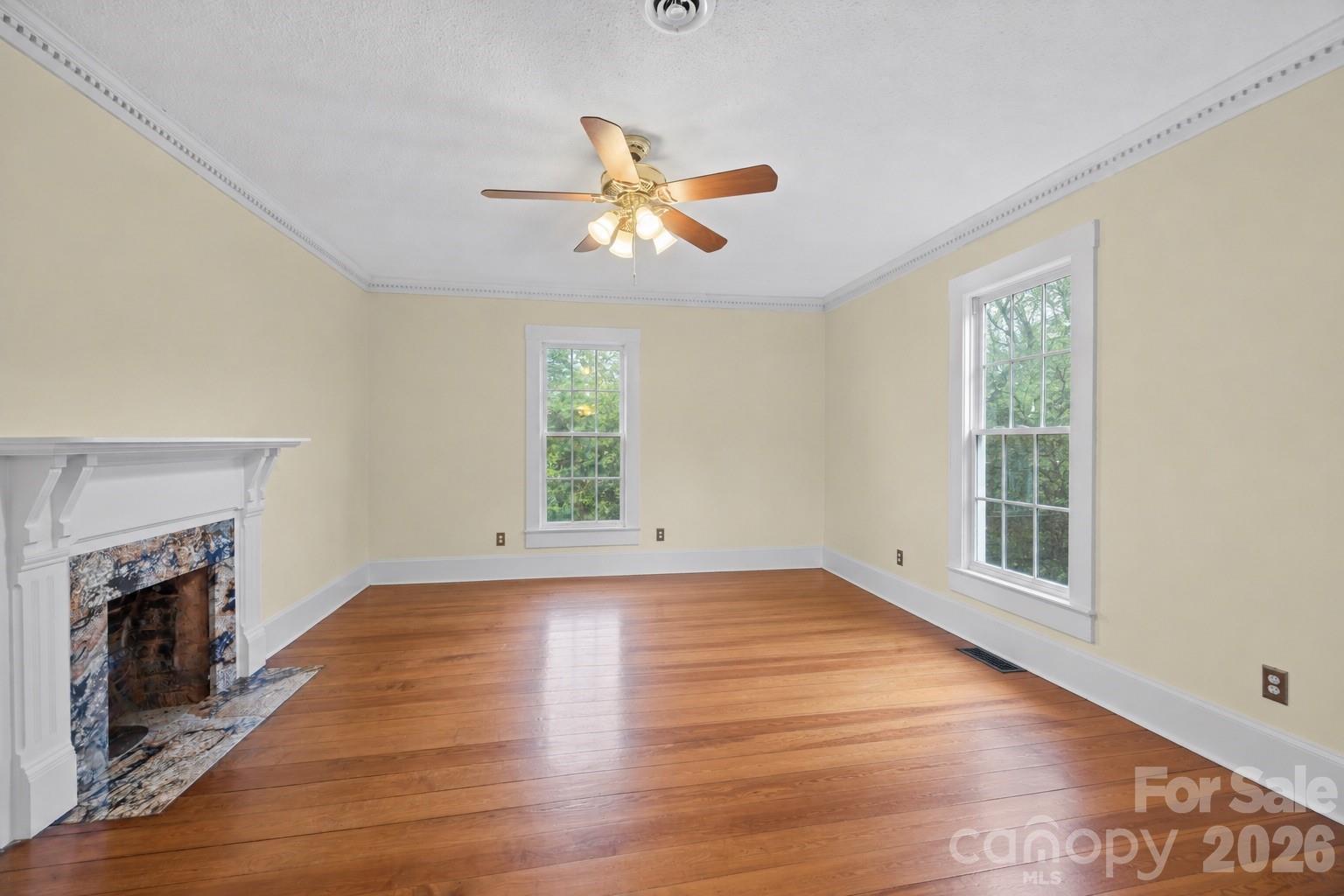 229 N Race Street — Statesville