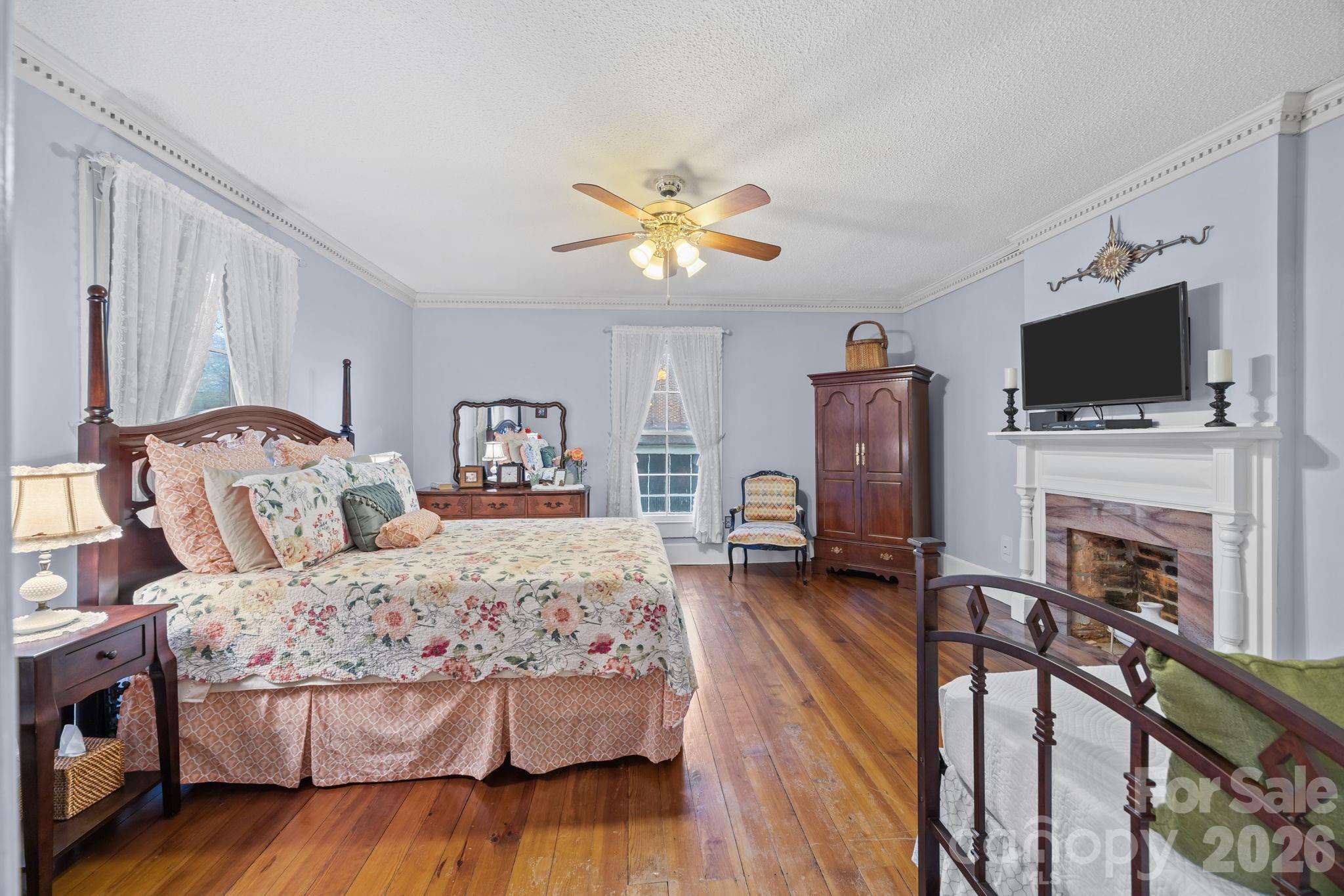 229 N Race Street — Statesville