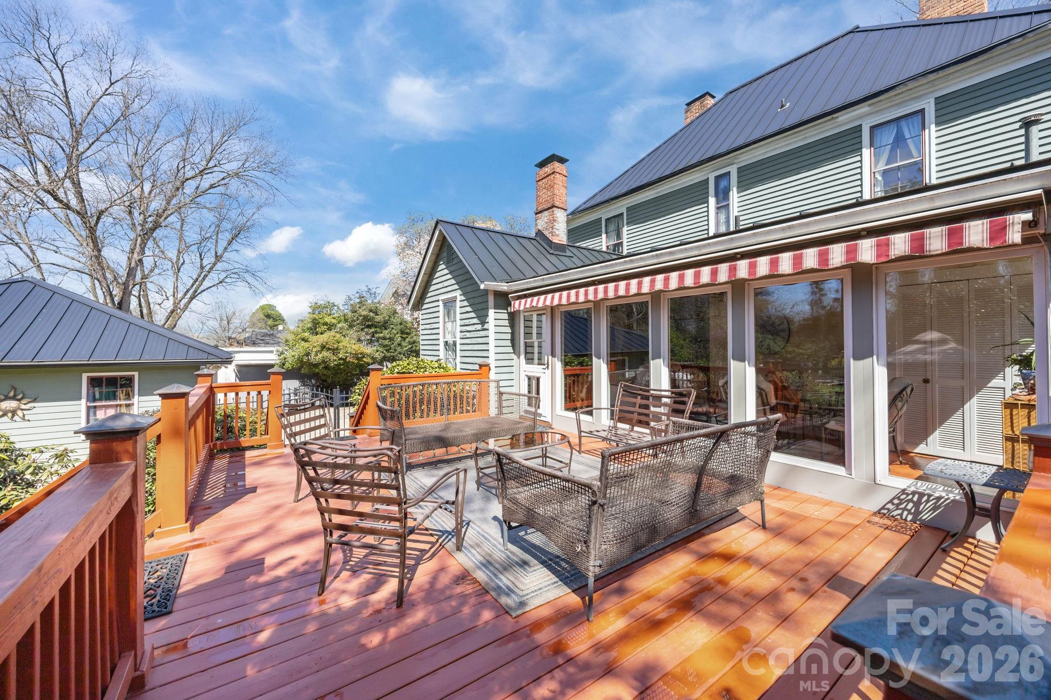 229 N Race Street — Statesville