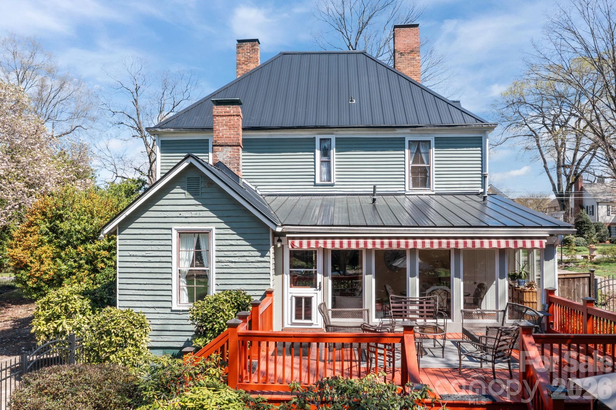 229 N Race Street — Statesville