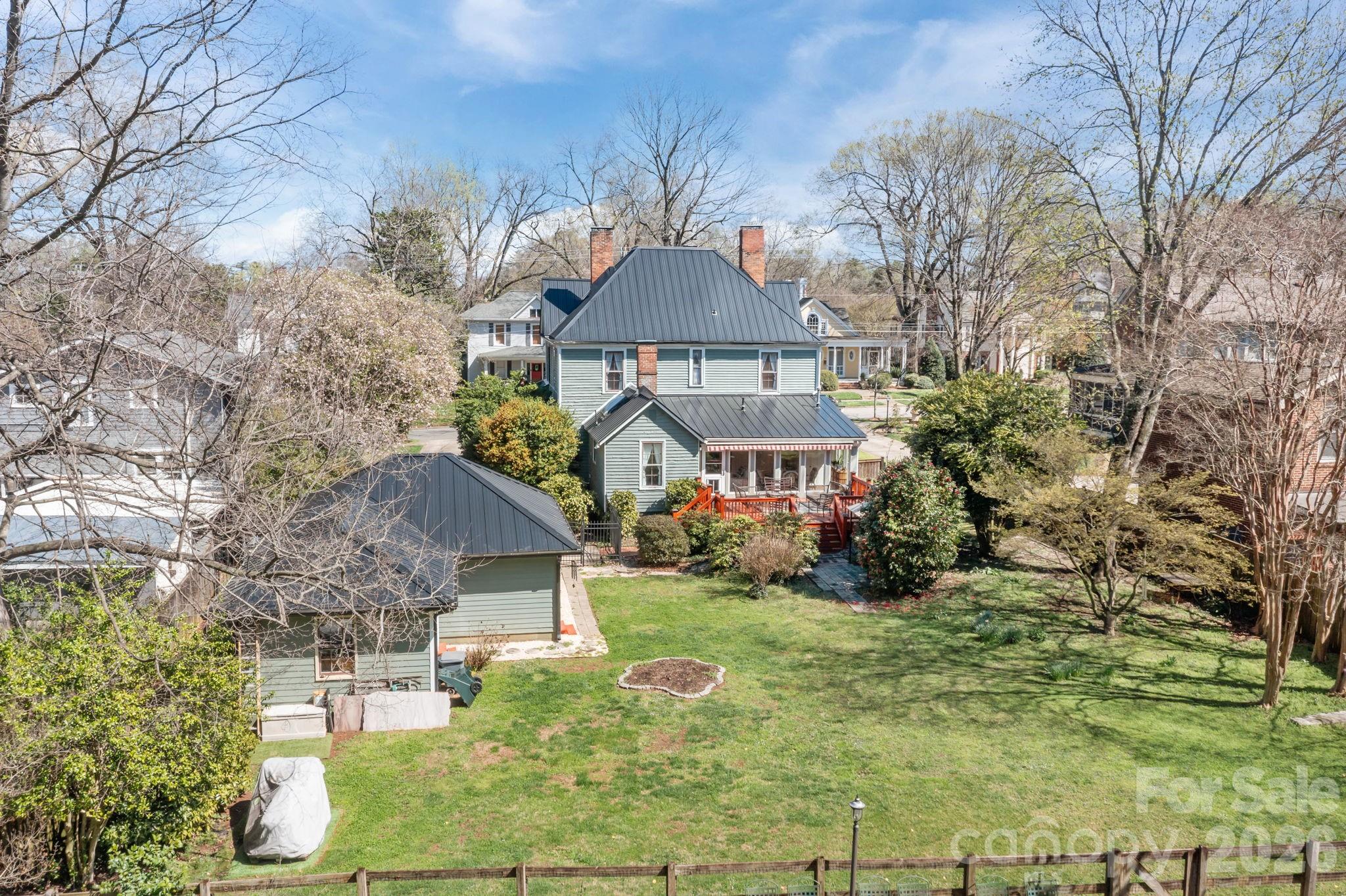 229 N Race Street — Statesville