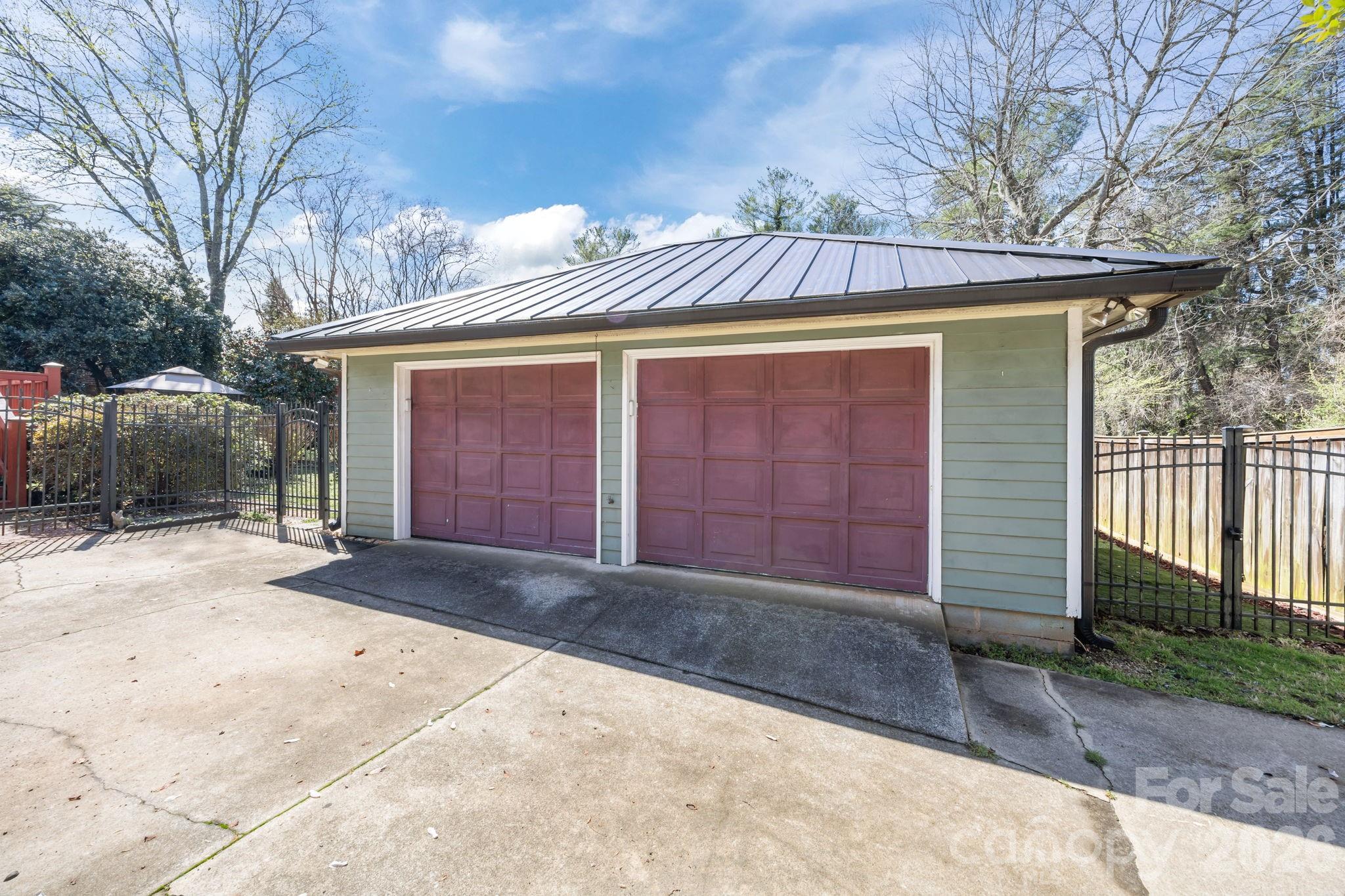 229 N Race Street — Statesville