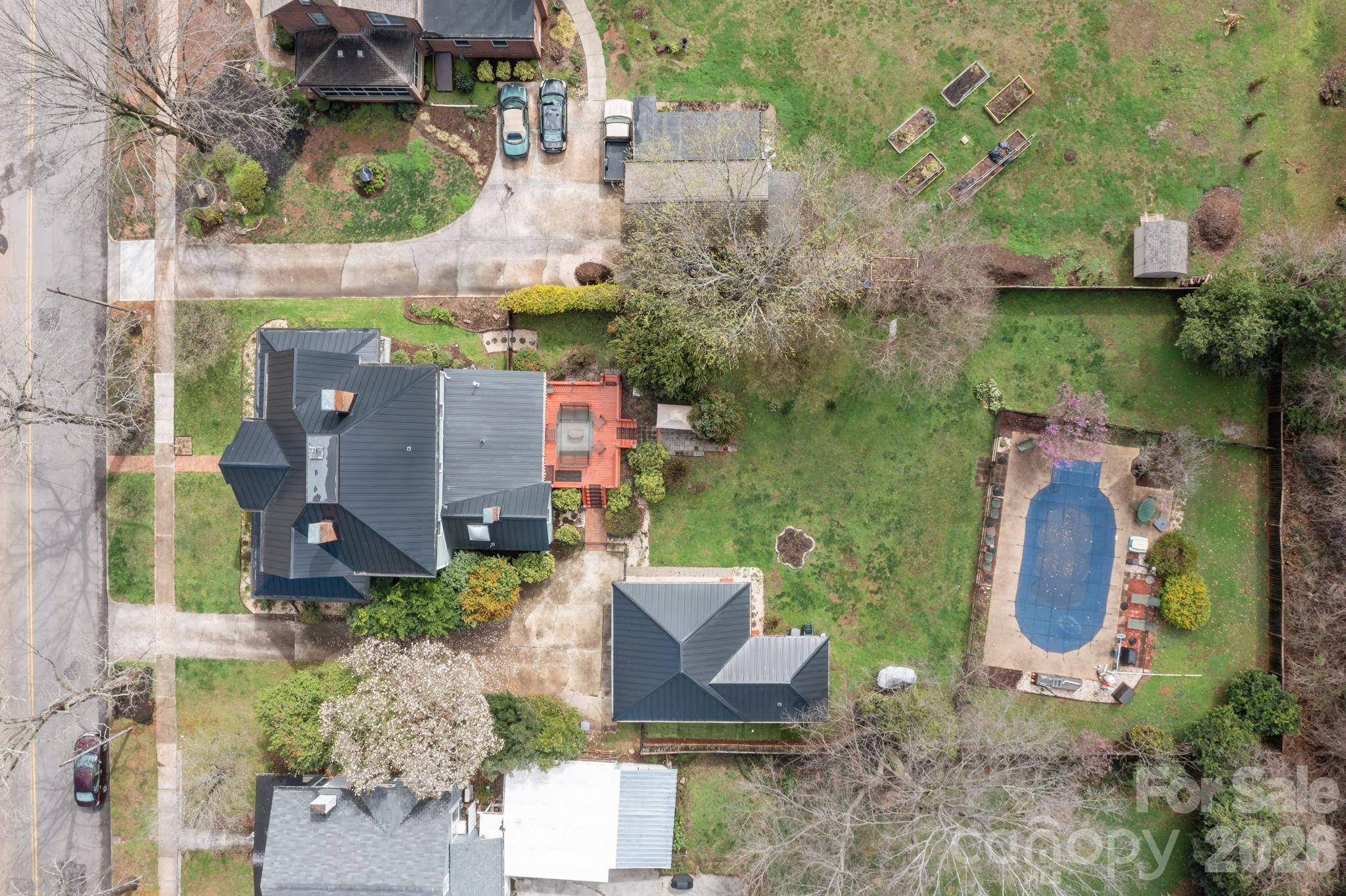 229 N Race Street — Statesville