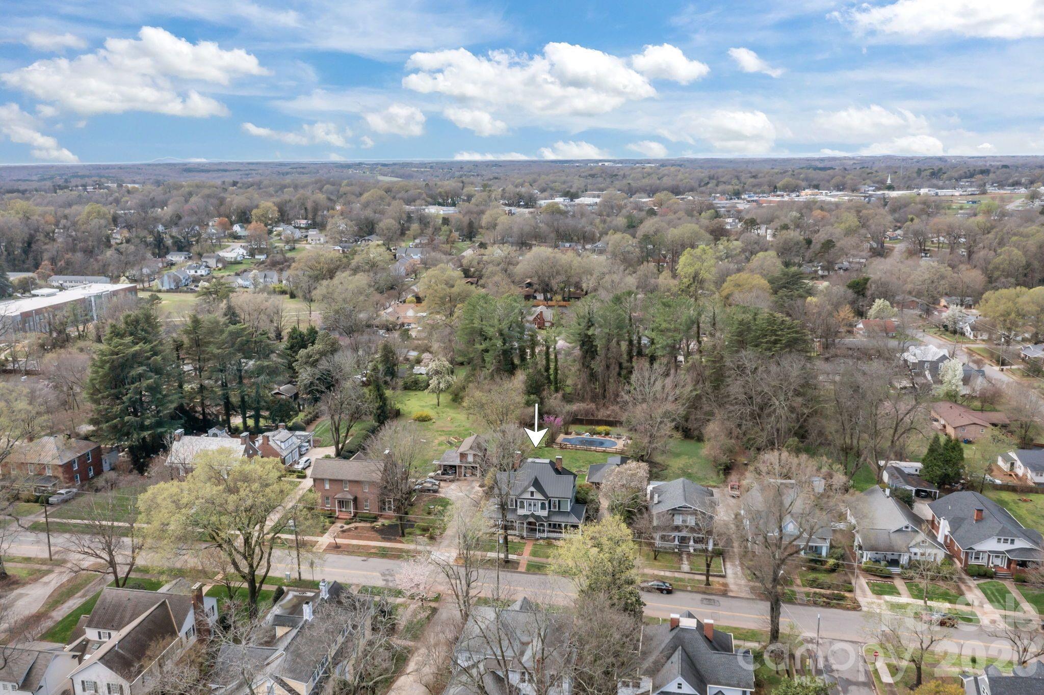 229 N Race Street — Statesville