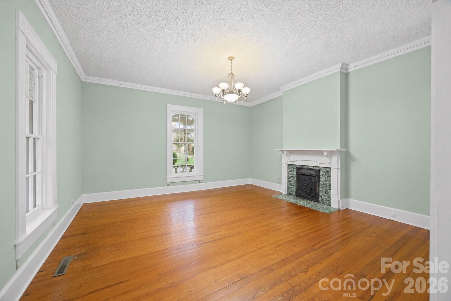 229 N Race Street — Statesville