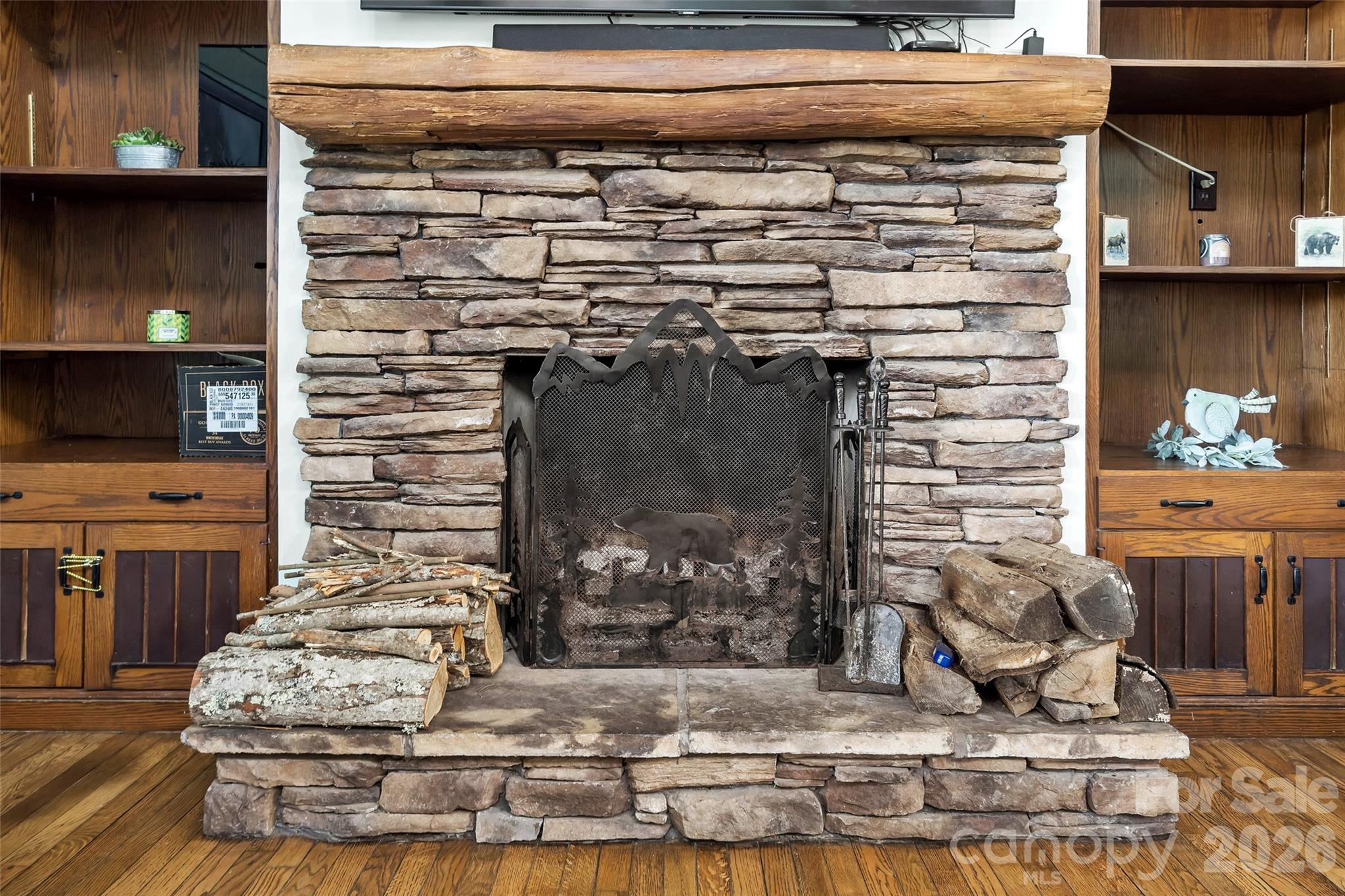 311 Pisgah Mine Road — Burnsville