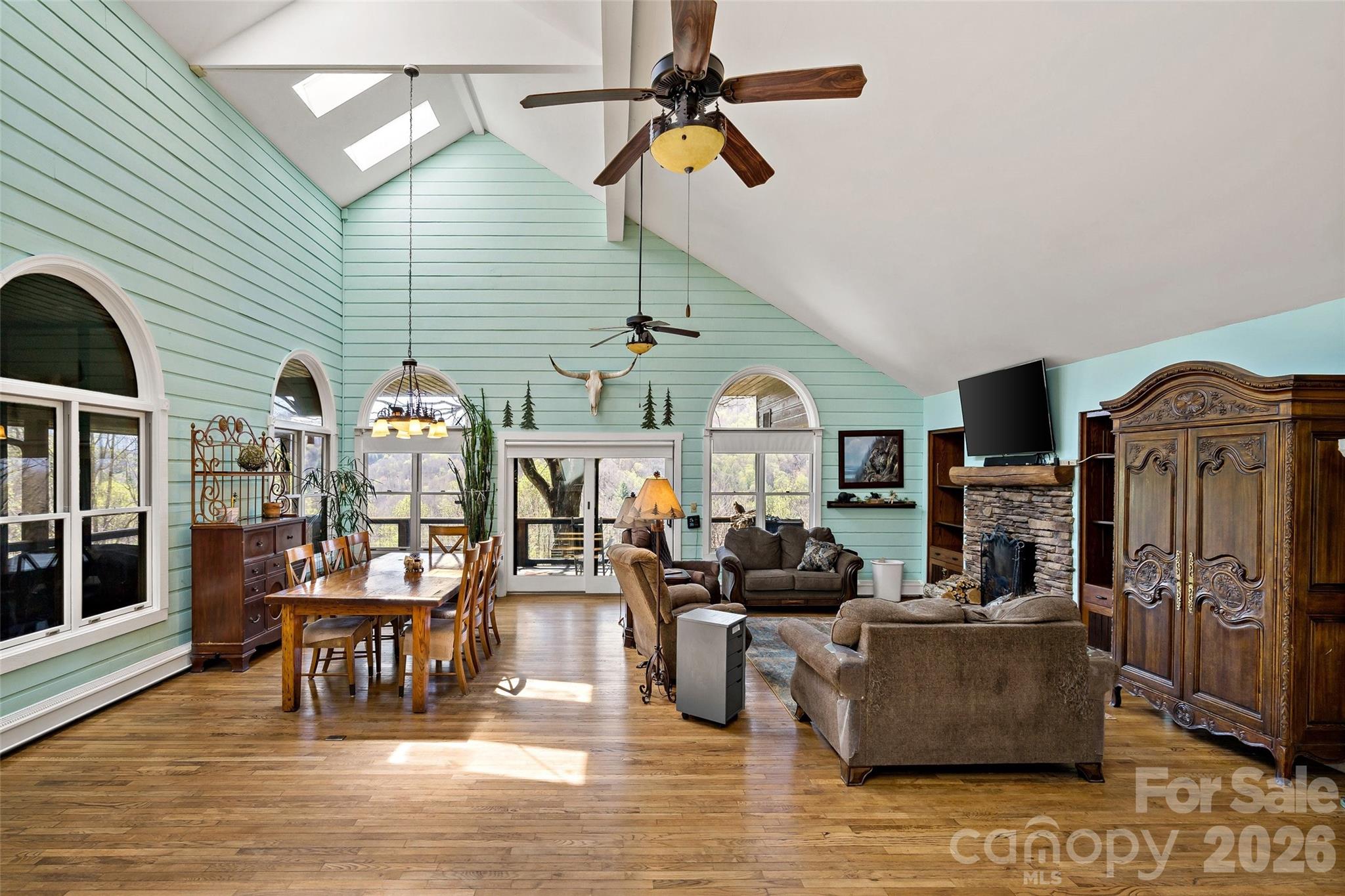 311 Pisgah Mine Road — Burnsville