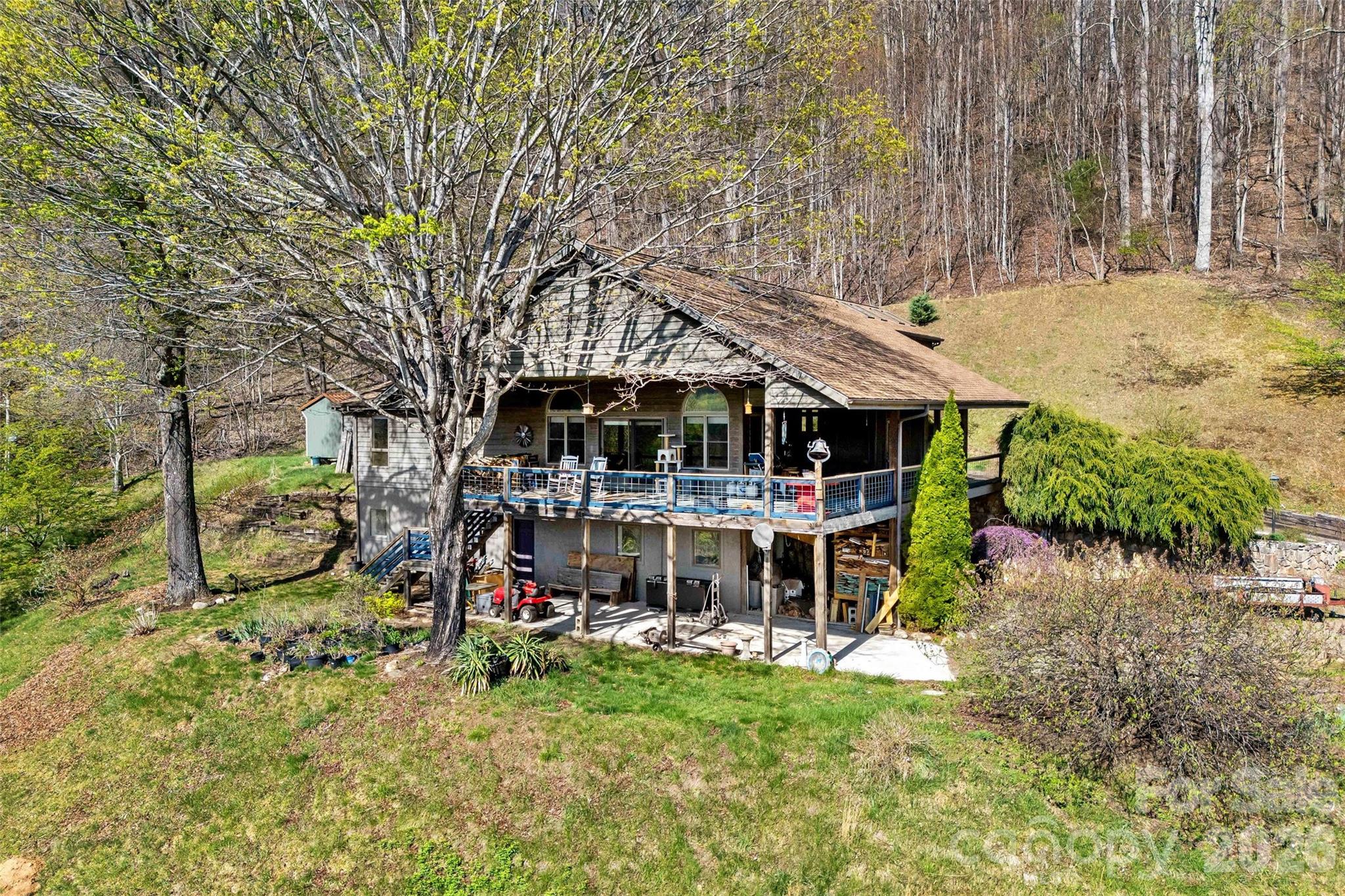 311 Pisgah Mine Road — Burnsville