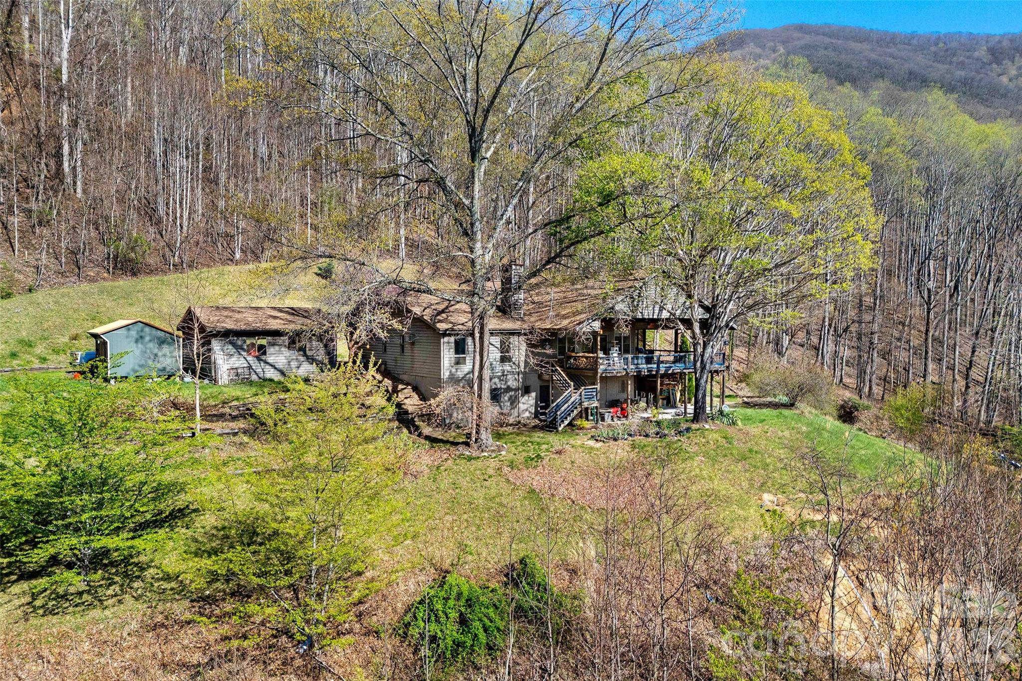 311 Pisgah Mine Road — Burnsville