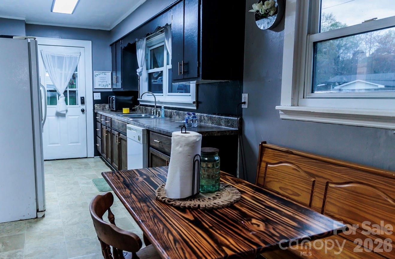 119 Collins Avenue — Forest City
