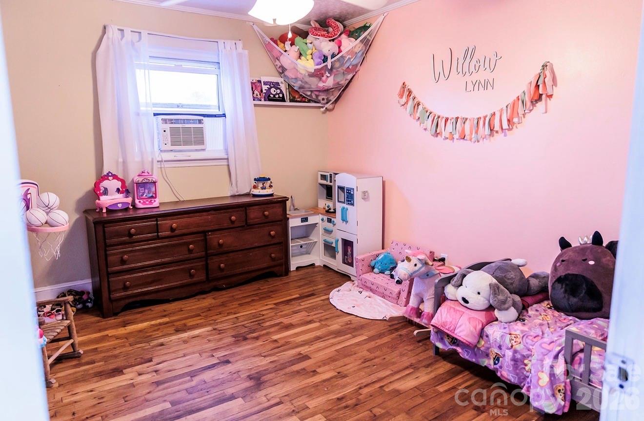119 Collins Avenue — Forest City