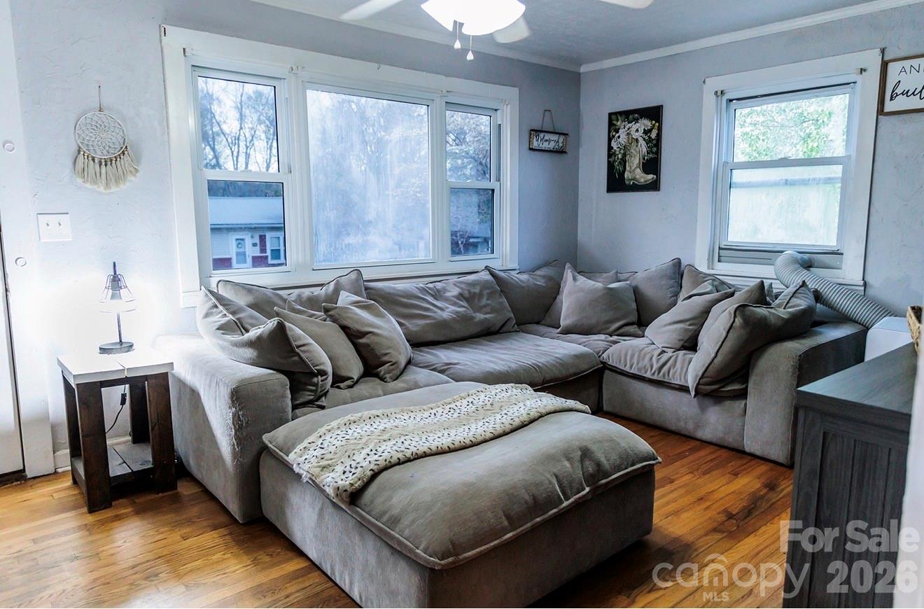 119 Collins Avenue — Forest City