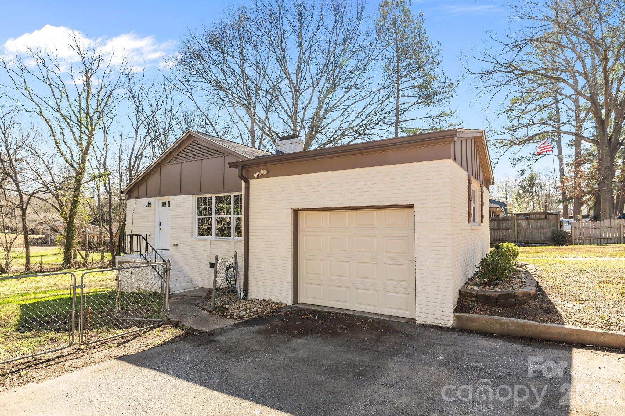 1722 Hartford Drive — Gastonia