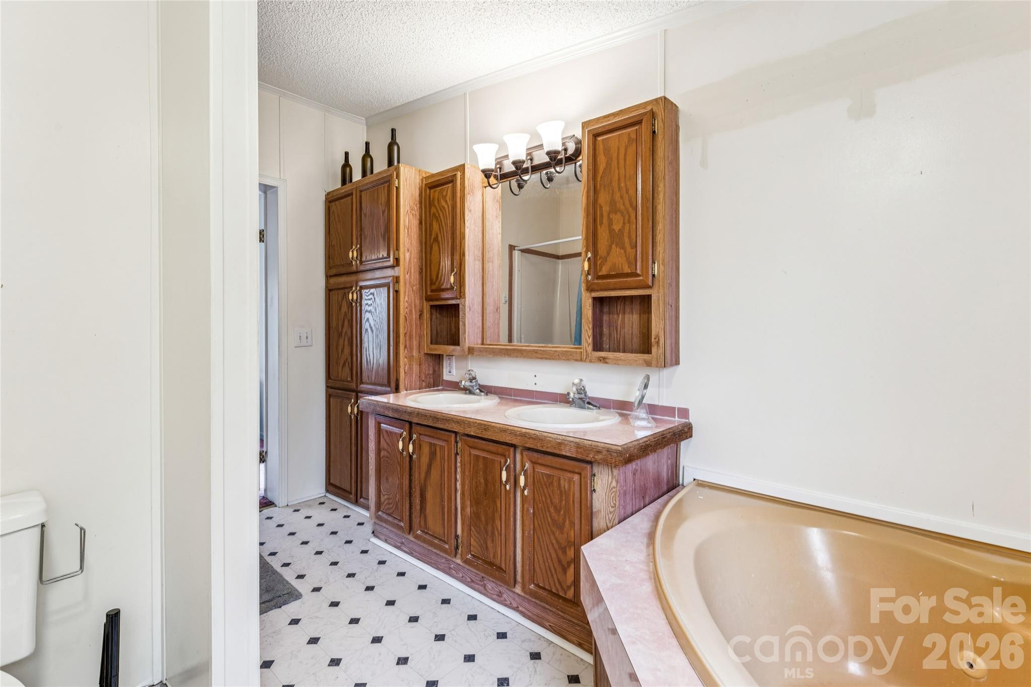 2542 Lower Stone Church Road — Rockwell