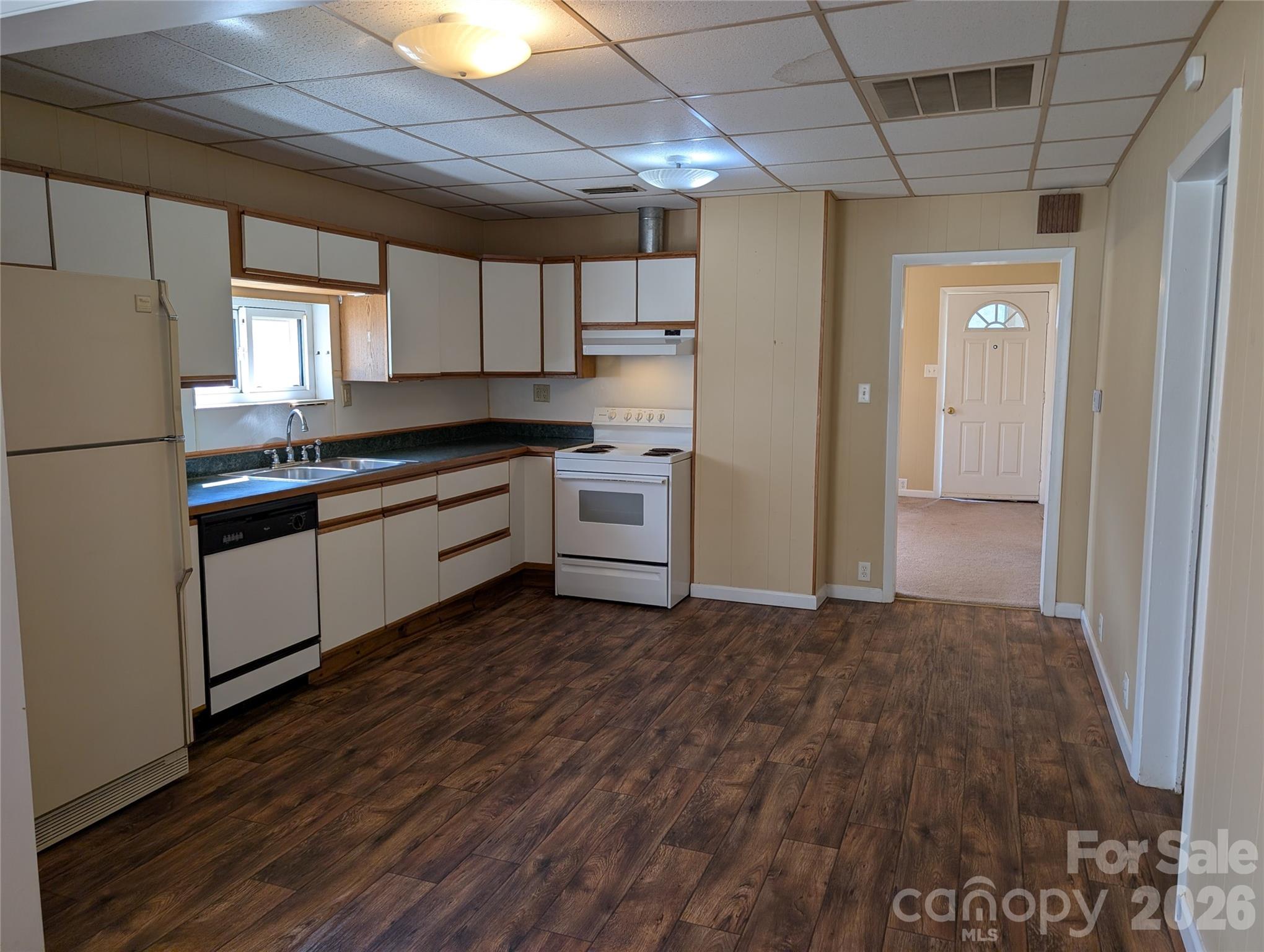 633 S Eastway Drive — Troutman