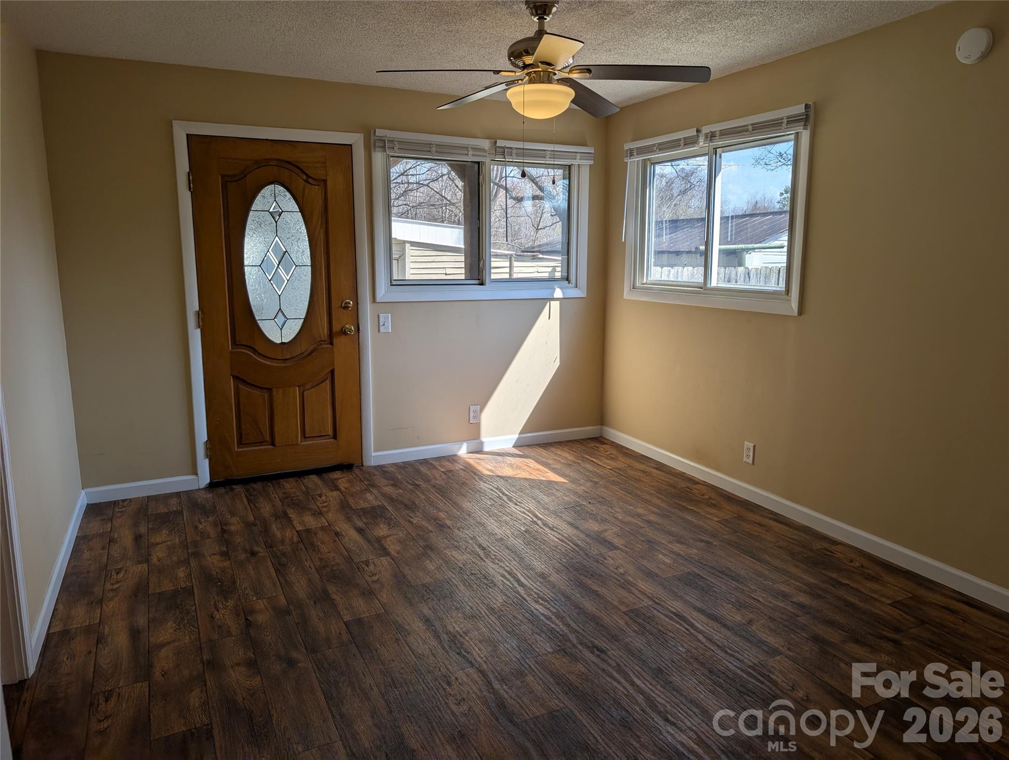 633 S Eastway Drive — Troutman