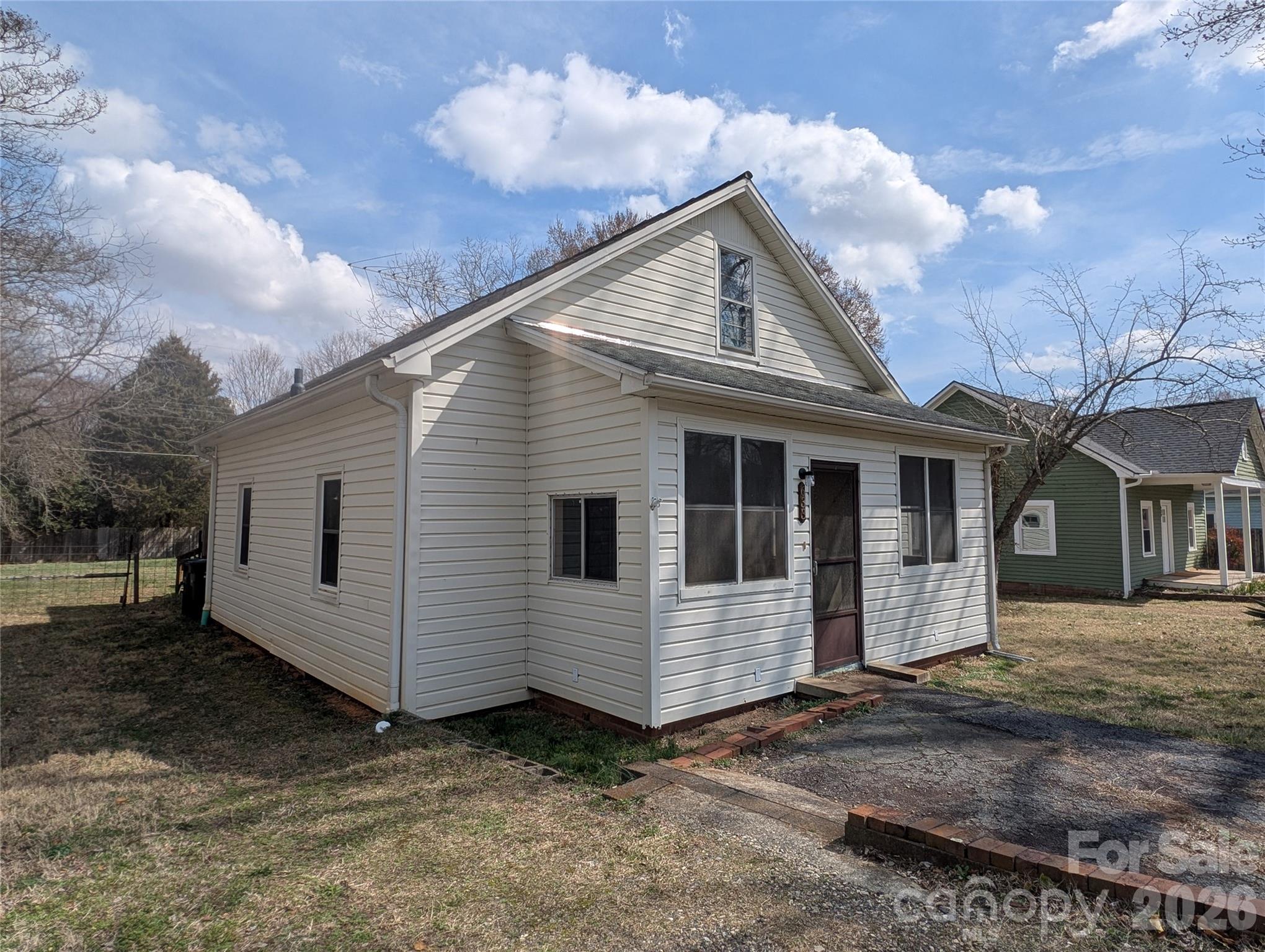 633 S Eastway Drive — Troutman