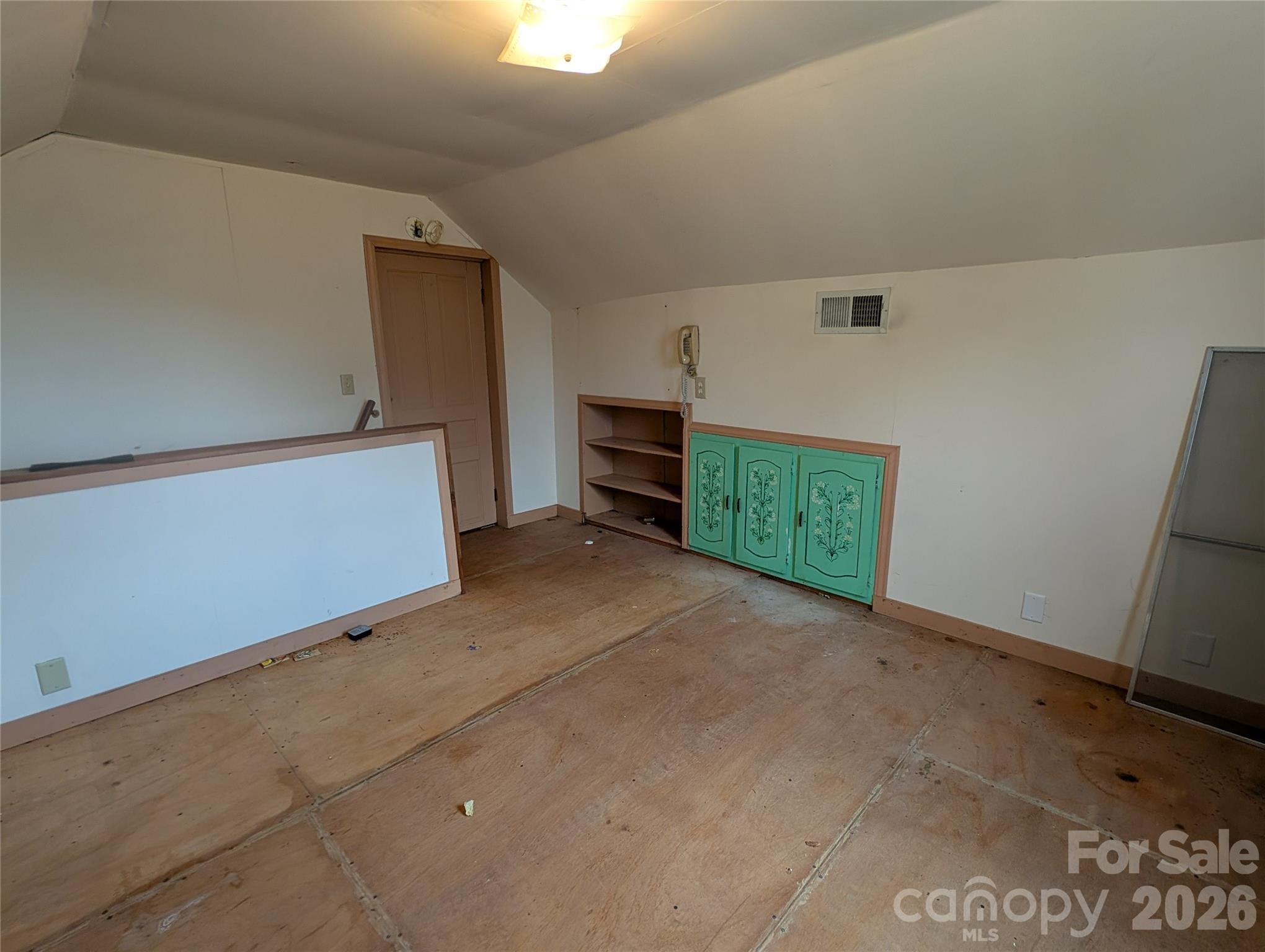 633 S Eastway Drive — Troutman