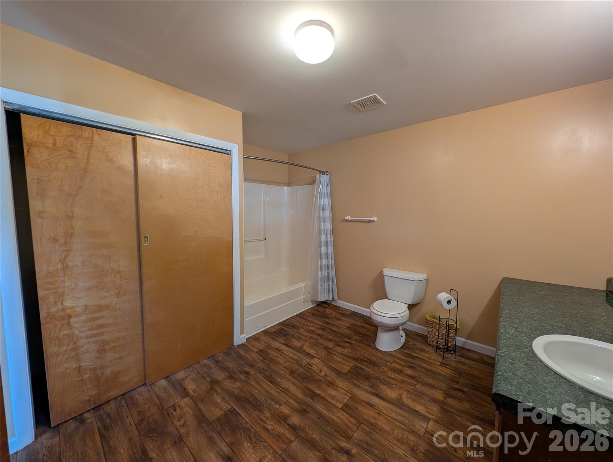 633 S Eastway Drive — Troutman