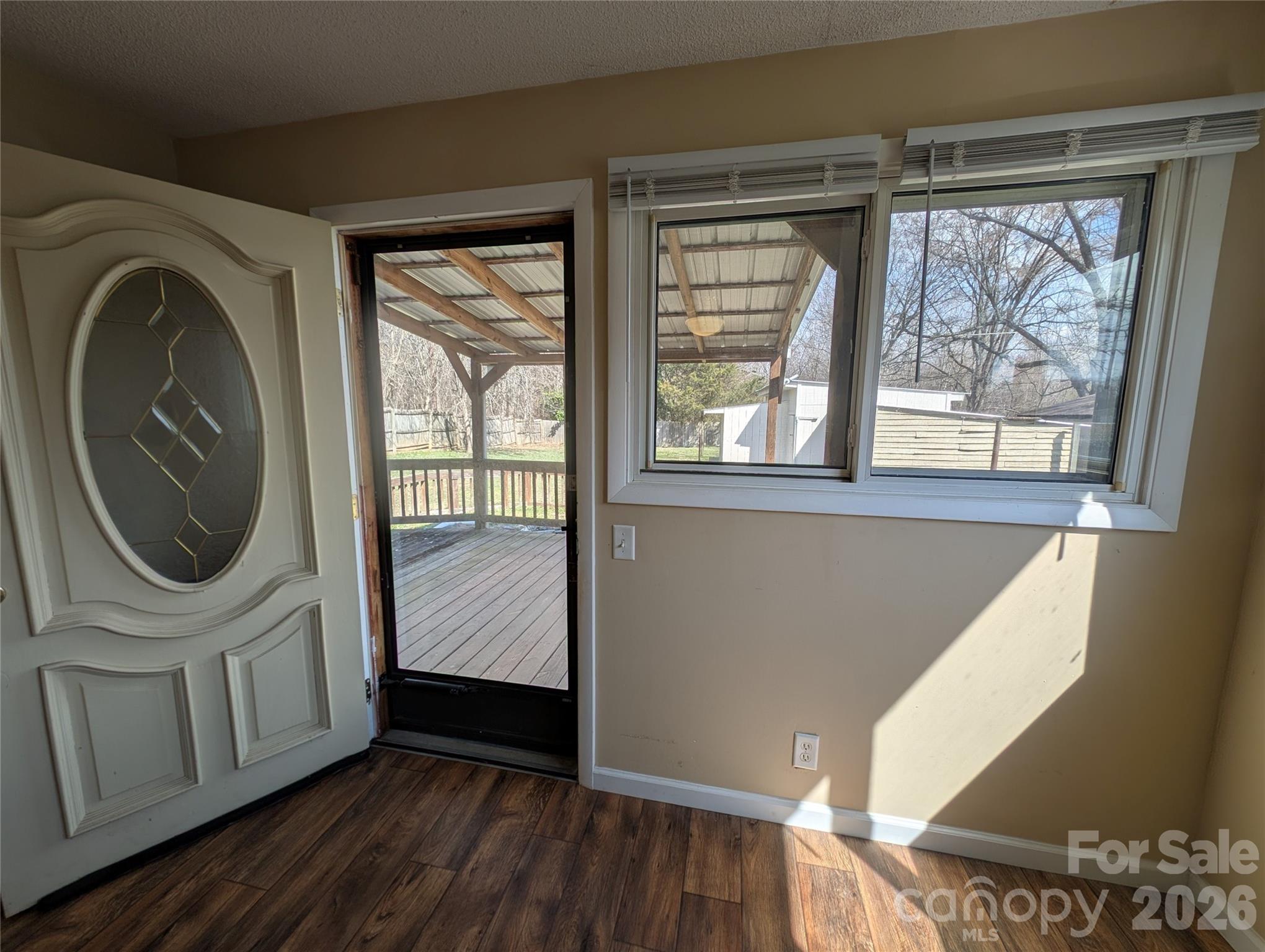 633 S Eastway Drive — Troutman