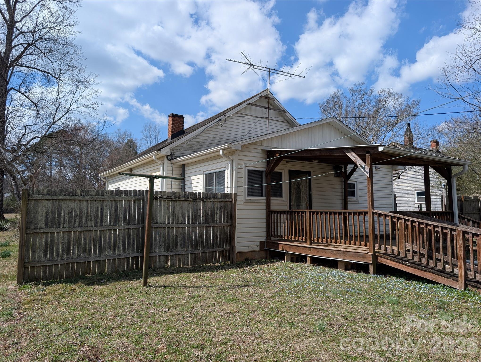 633 S Eastway Drive — Troutman