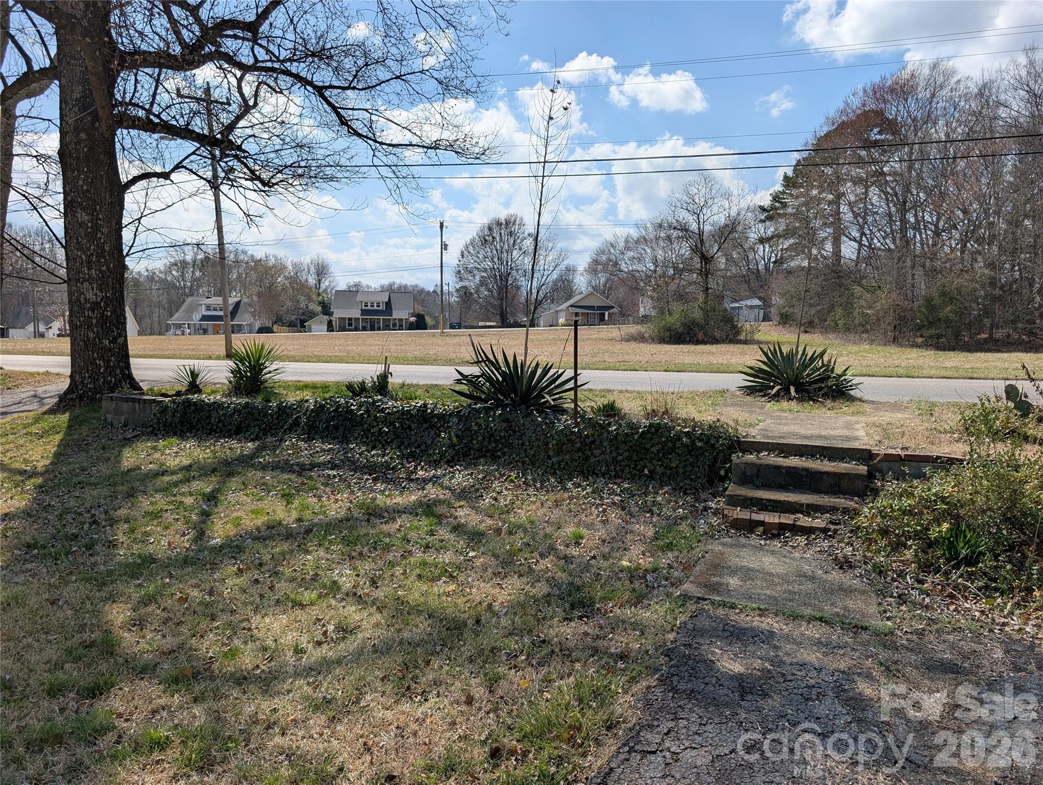 633 S Eastway Drive — Troutman