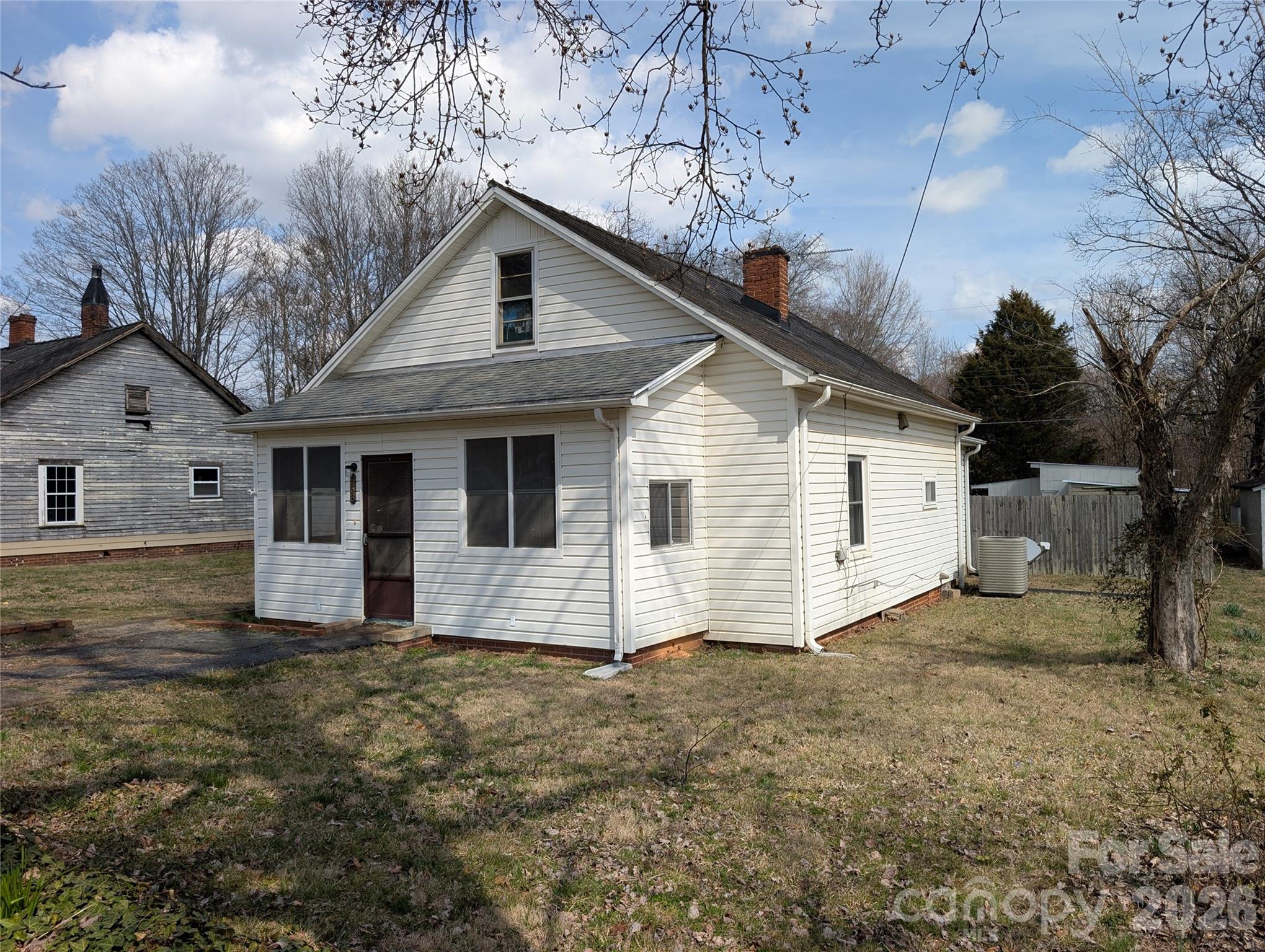633 S Eastway Drive — Troutman