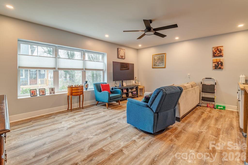 127 Alma Lane — Asheville