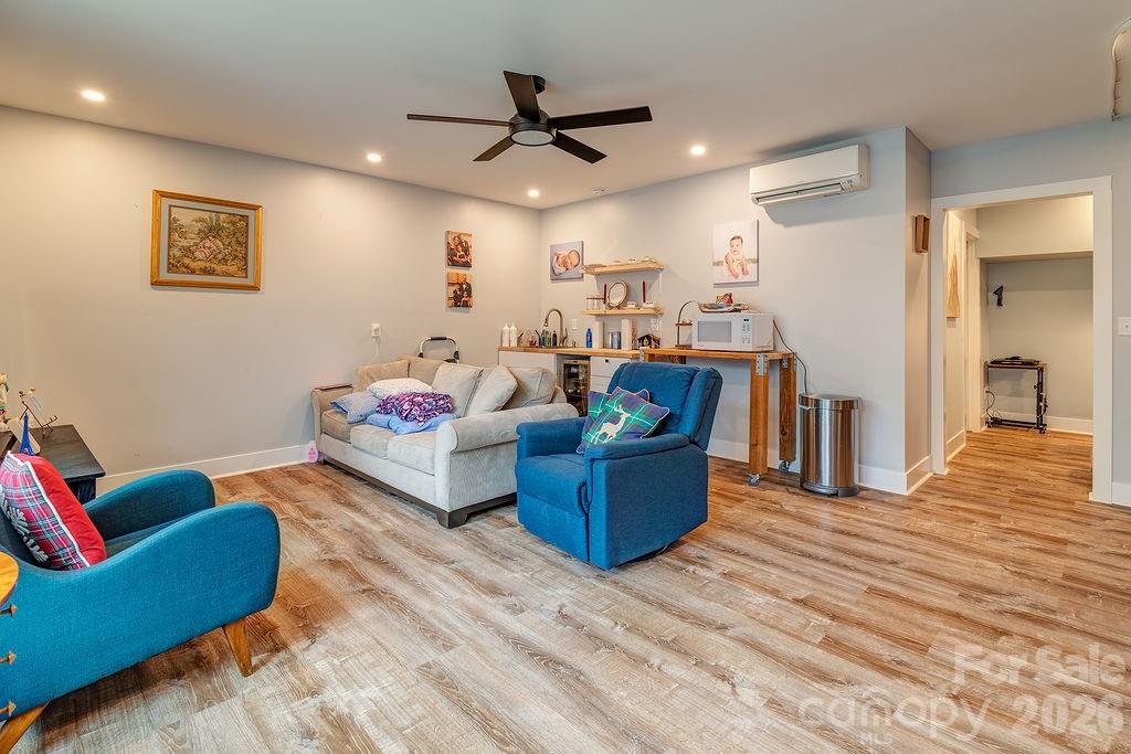 127 Alma Lane — Asheville