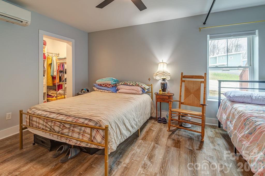 127 Alma Lane — Asheville