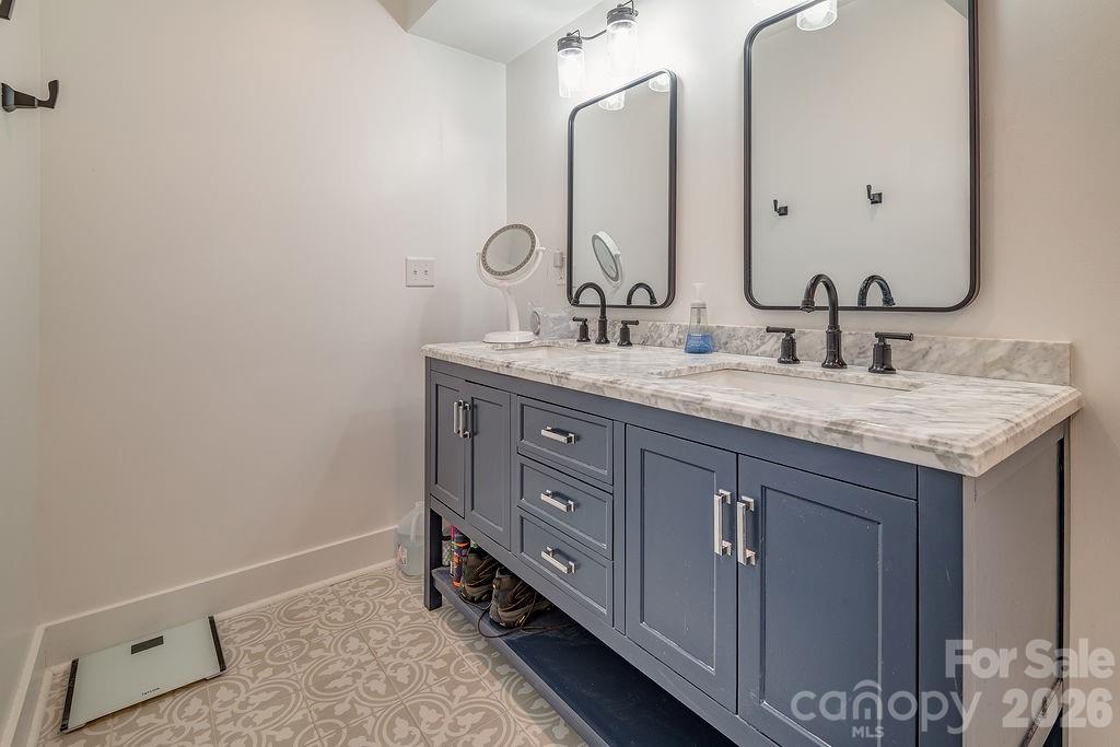 127 Alma Lane — Asheville