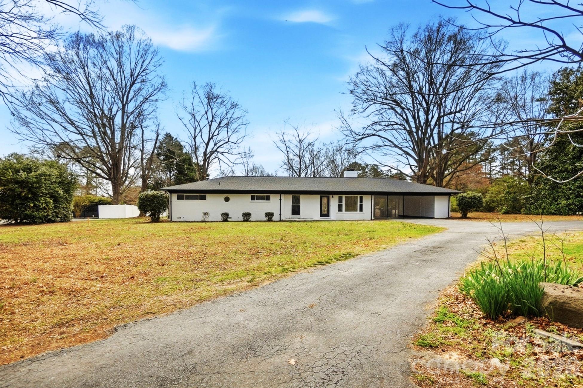 125 Forest Hills Drive — Monroe