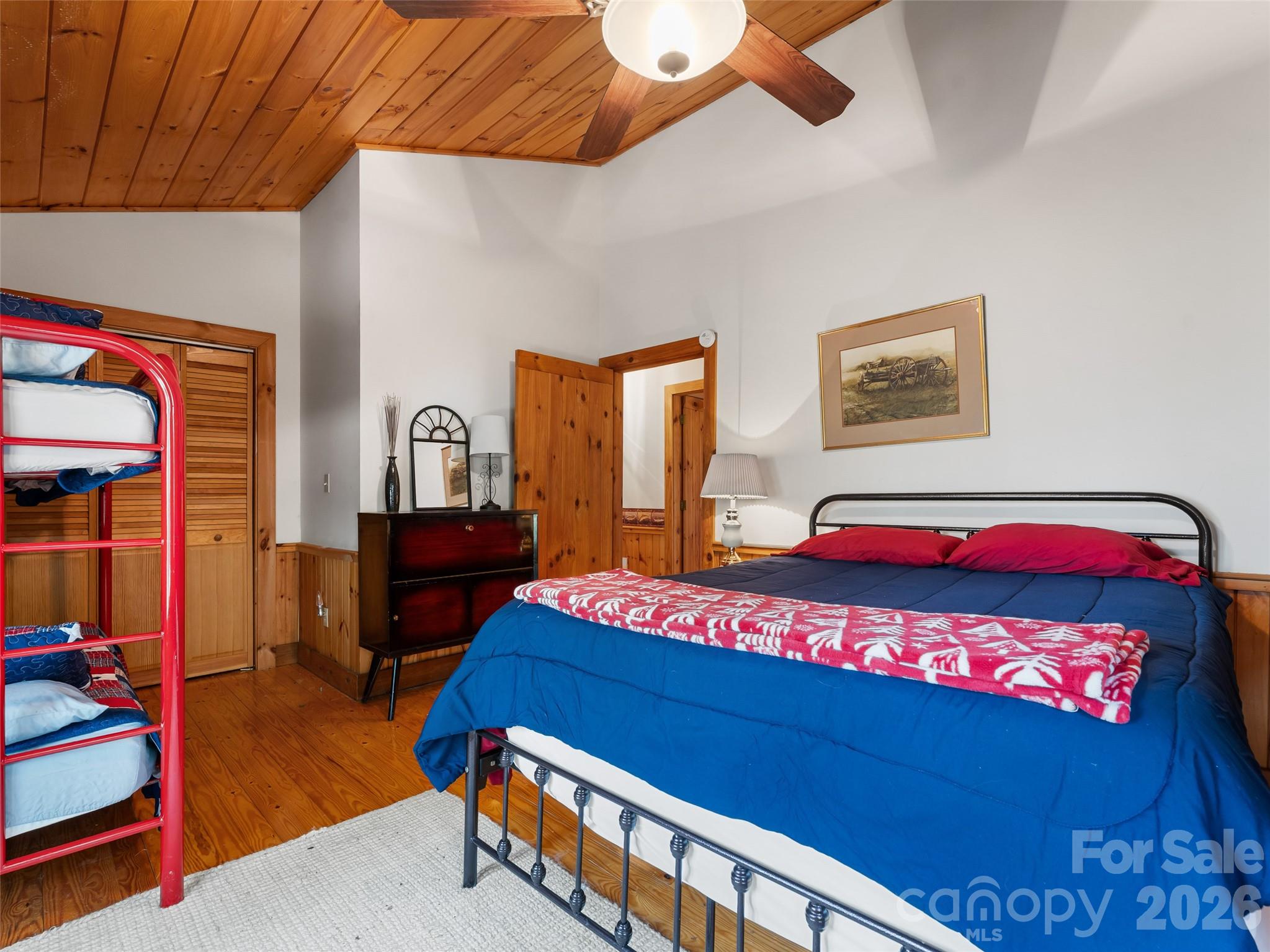 6 Ravenwood Lane — Horse Shoe